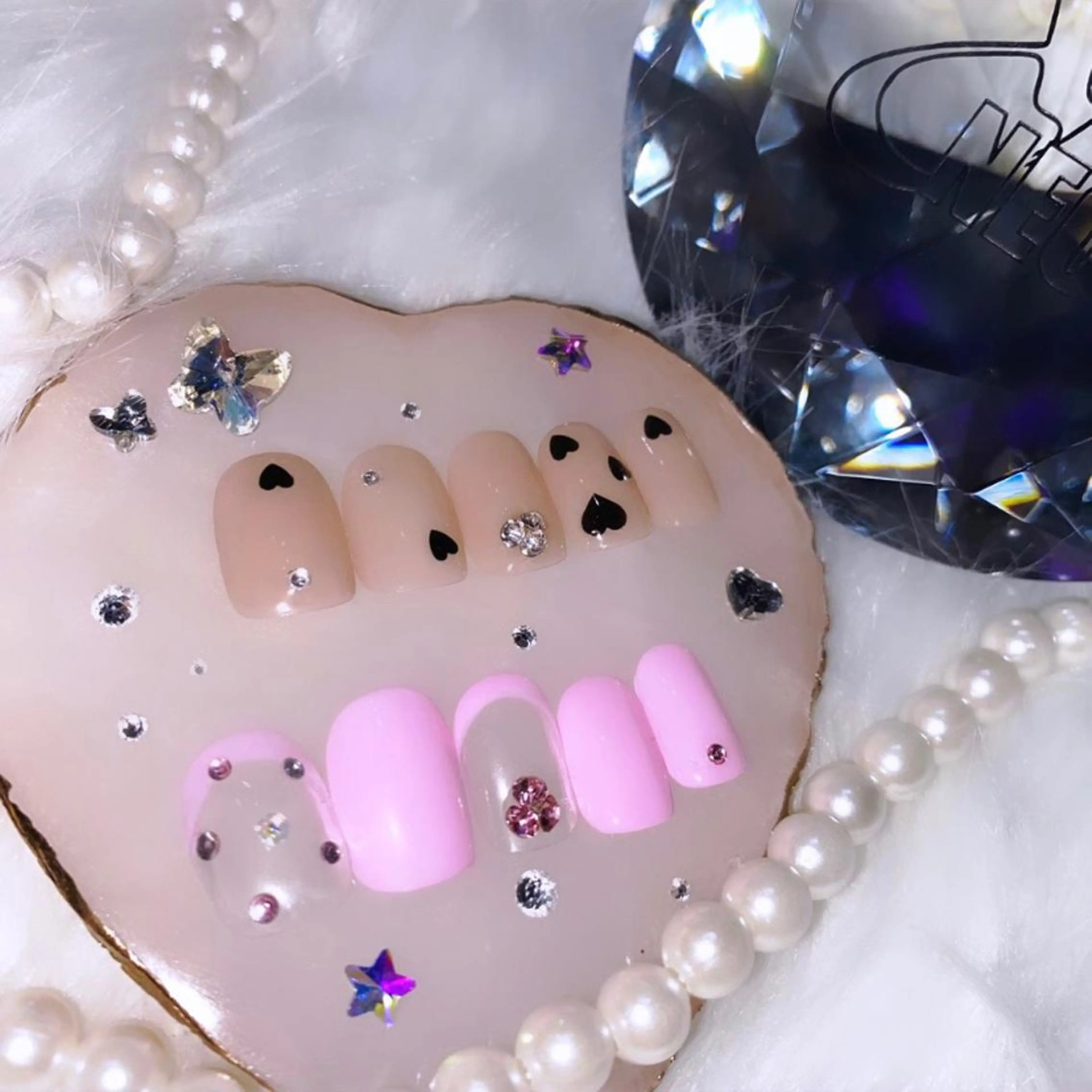 ネイル フレンチネイル ジェルネイル 韓国ネイル 持ち込み パラジェル ちゅるんネイル🪄 耳ツボジュエリー🔗のネイルデザイン