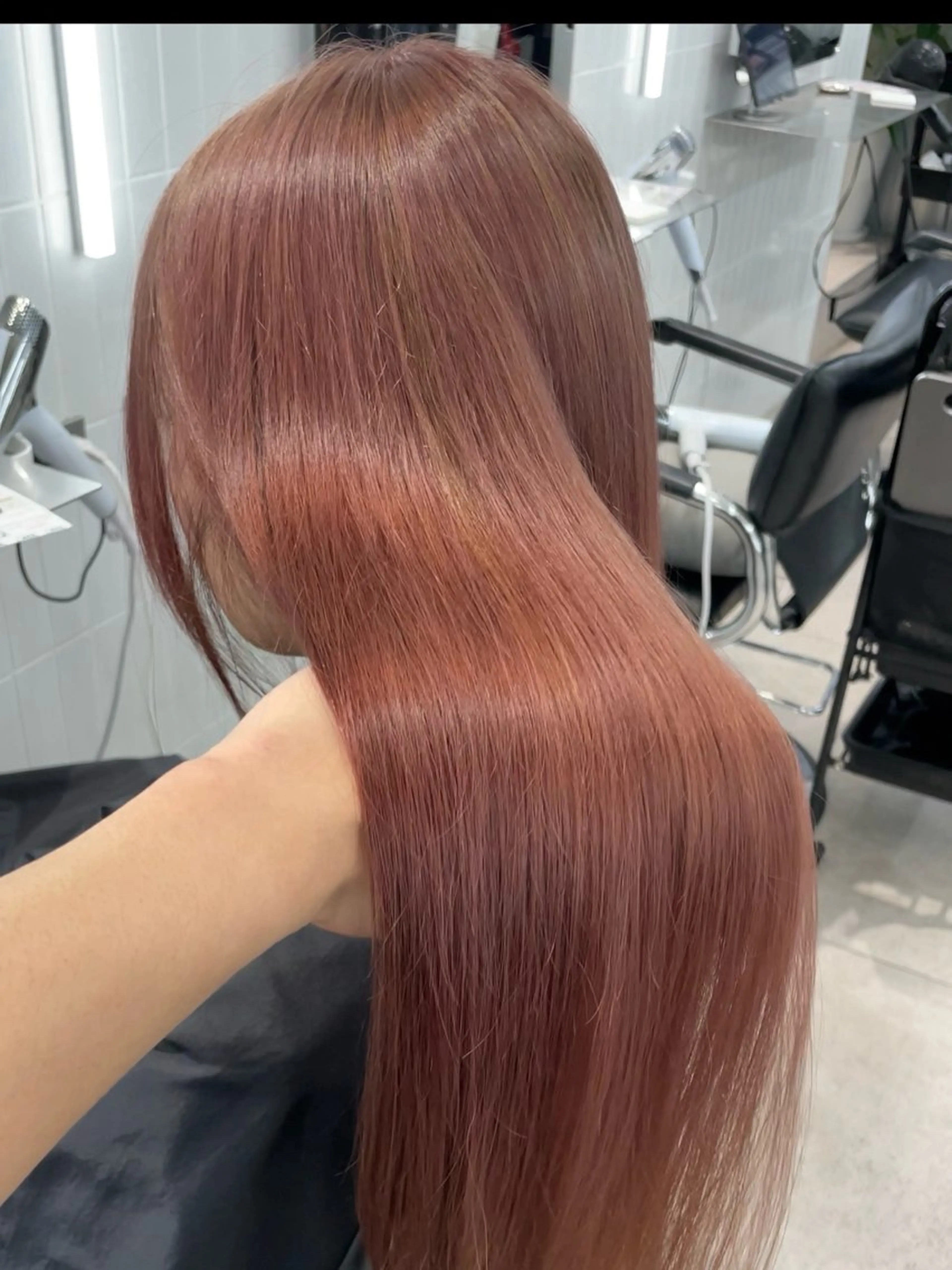 ロング カラー ベージュカラー ブリーチ ブラウンカラー ピンクカラー ピンクベージュ ヘアカラー 表参道/ハイライト バレイヤージュのヘアスタイル