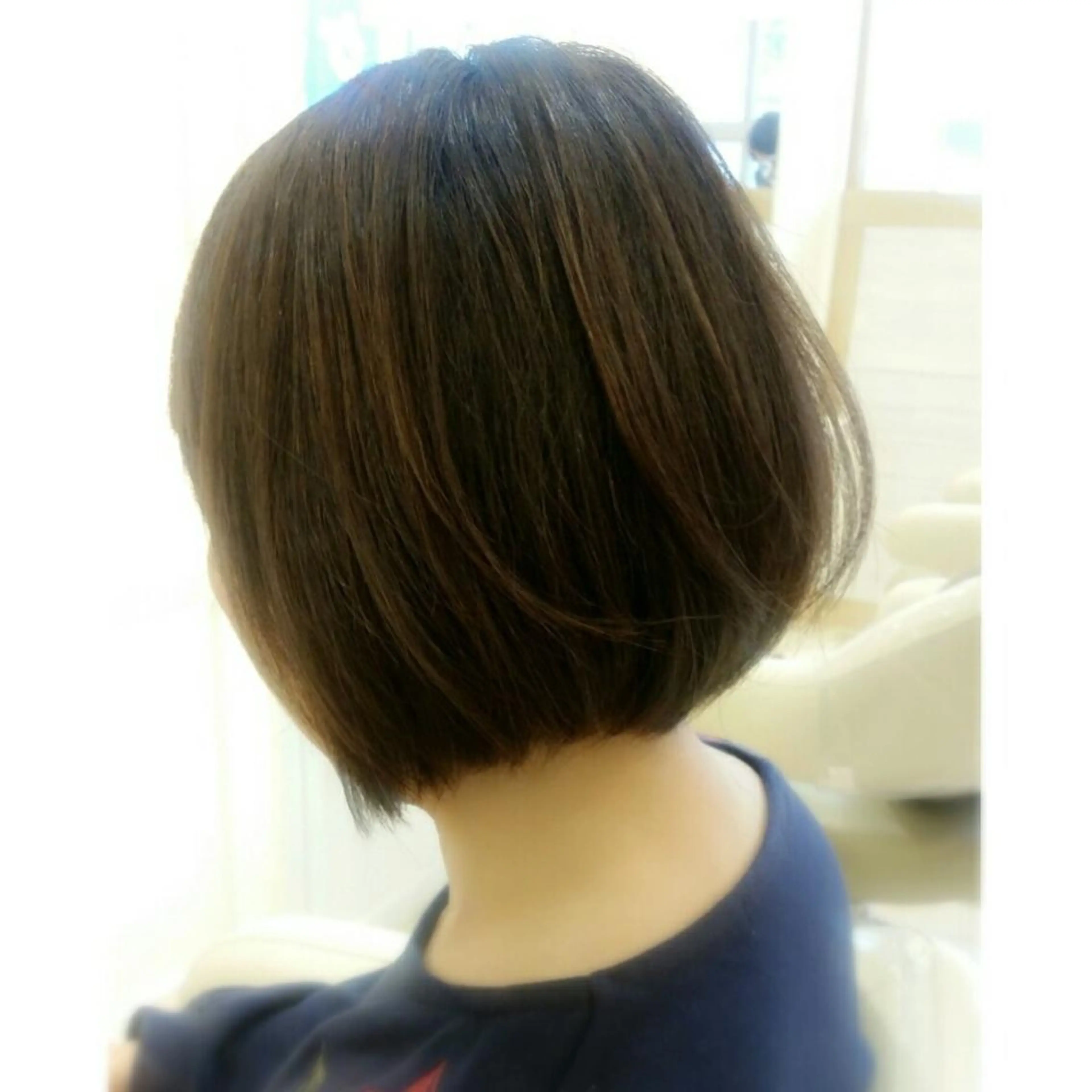 ショート カラー ハイライトカラー イルミナカラー ボブ ハイライト 須賀 一美のヘアスタイル