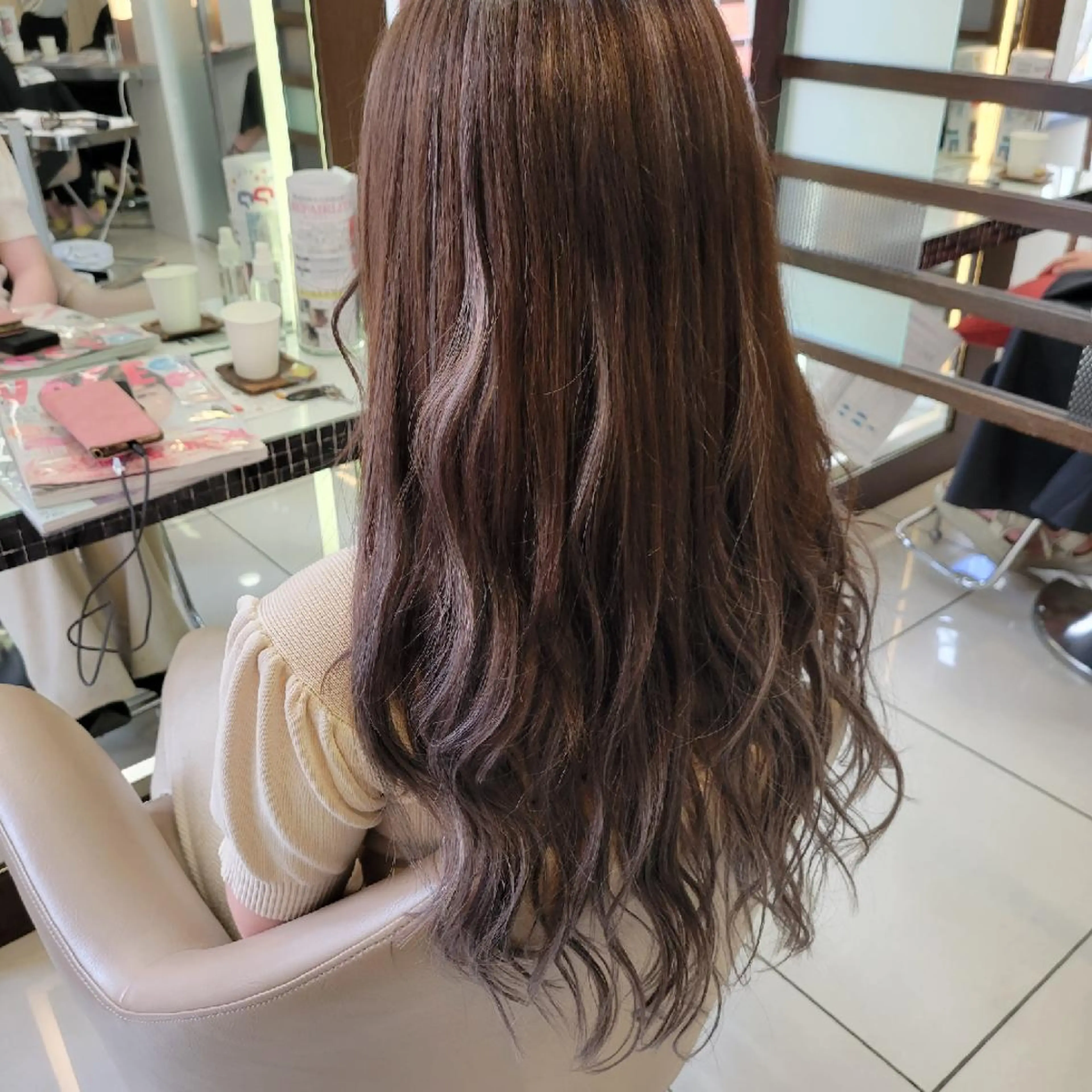 ロング カラー 羽エクステ🩷 🤍まき🤍のヘアスタイル