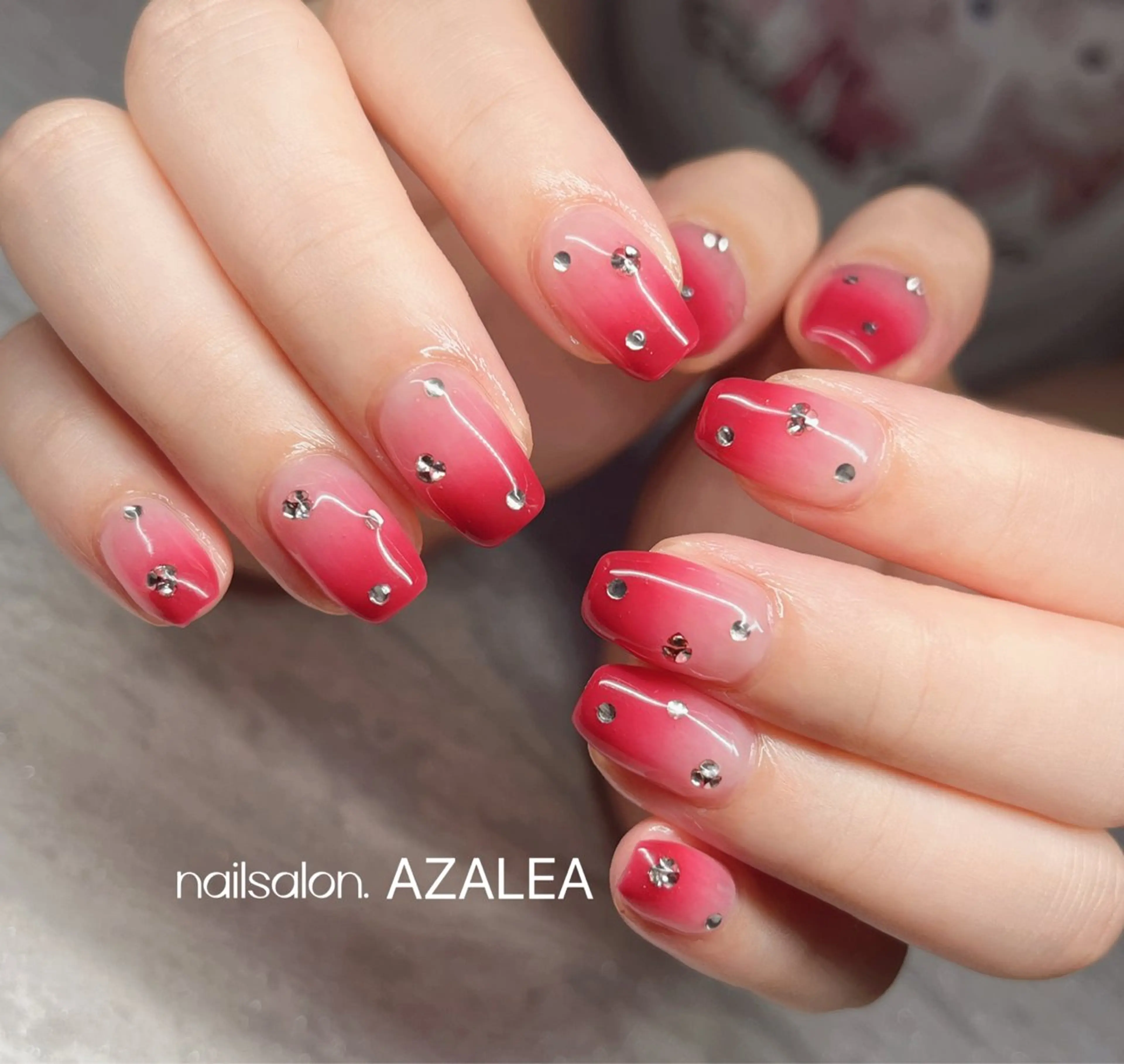 ネイル R inのネイルデザイン