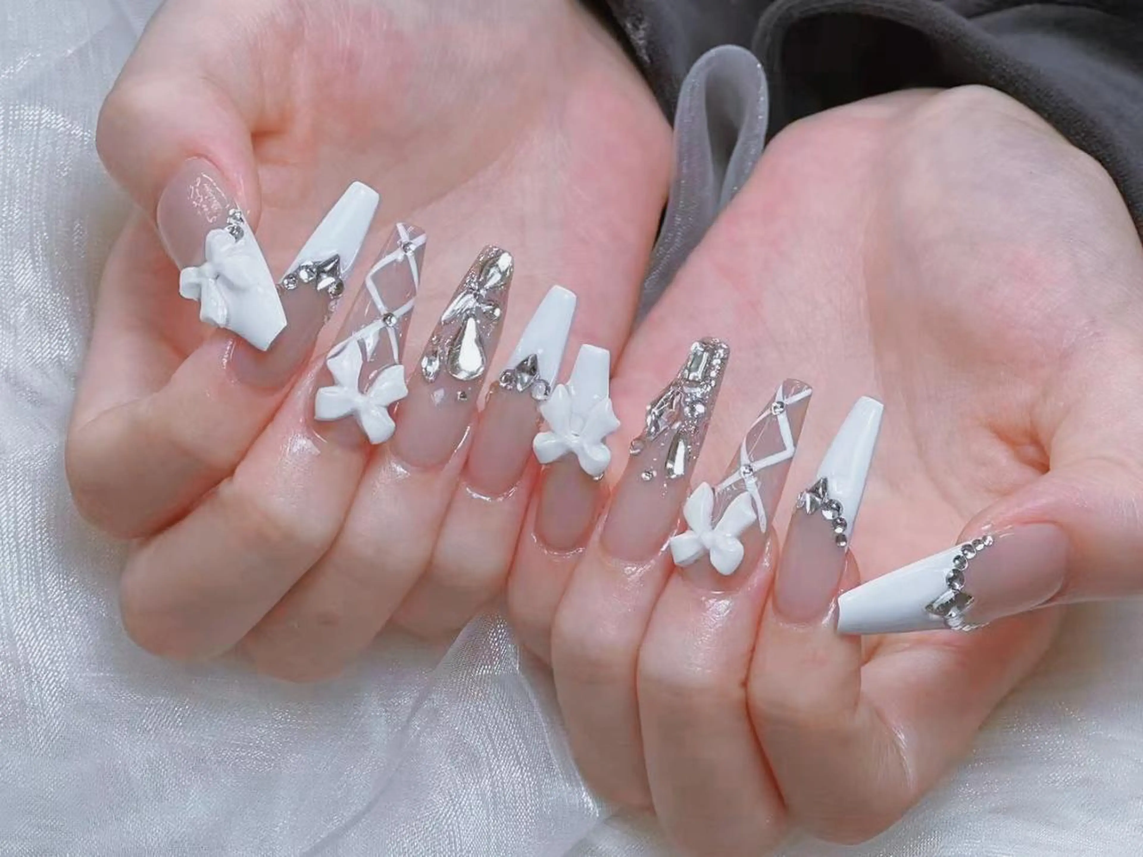 メンズ ネイル メンズ韓国風 アートネイル フレンチネイル ジェルネイル キラキラネイル Bloom kabukiのネイルデザイン