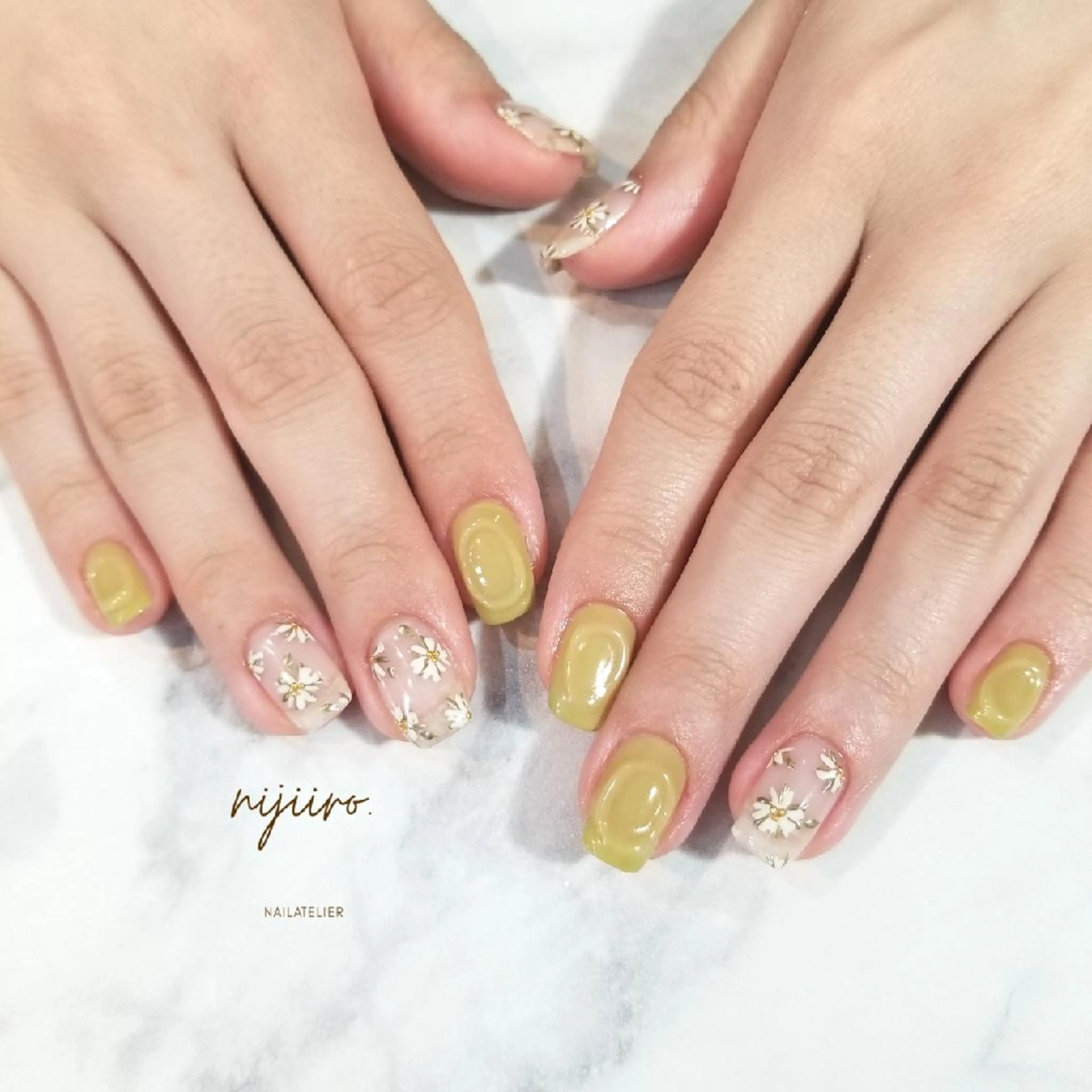 ネイル ハンドネイル nailatelier nijiiro.所属・nijiiro🌈 サトウのネイルデザイン