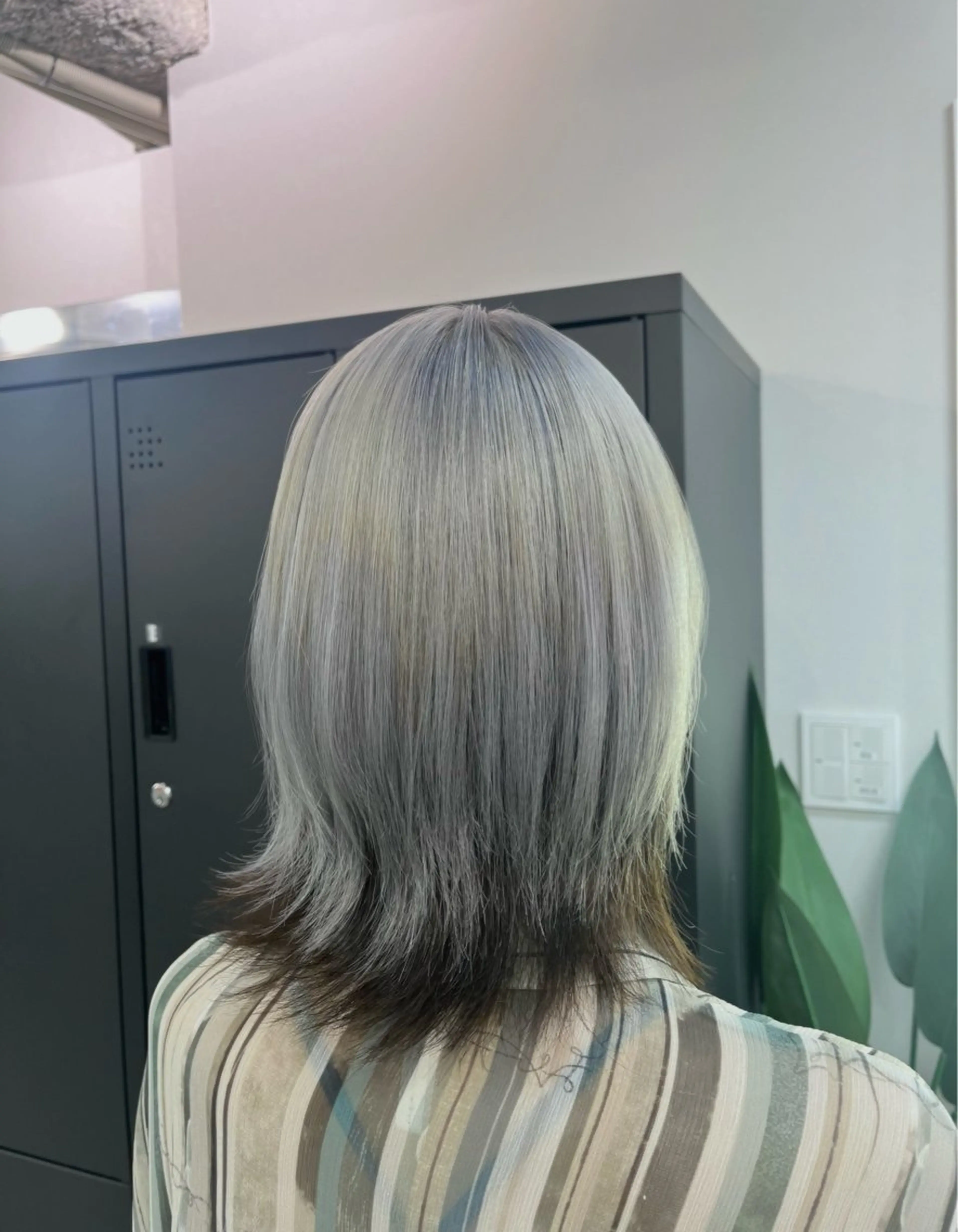 ショート ヘアカラー ハイトーン/艶カラー 𝐧𝐨𝐚のヘアスタイル