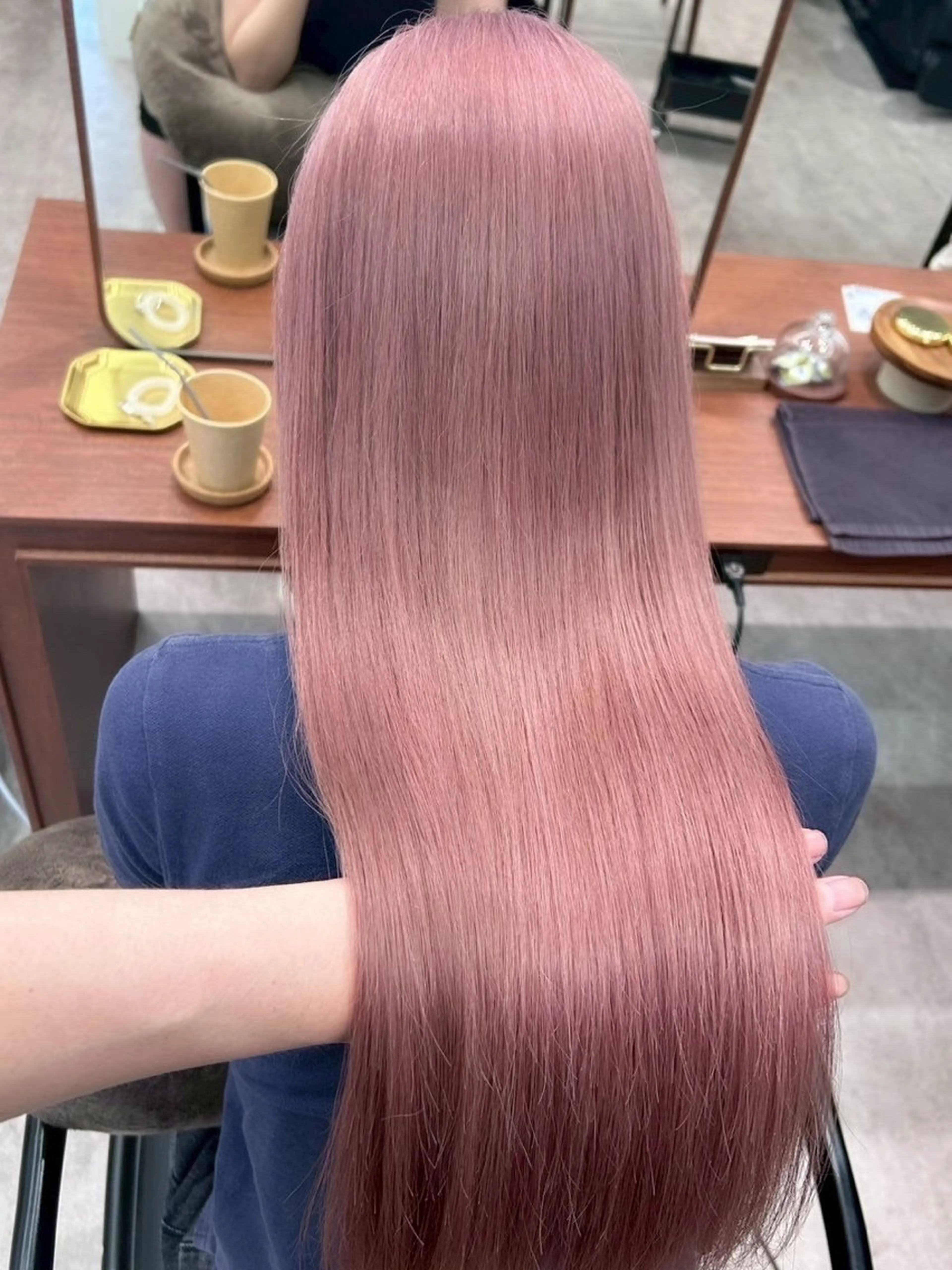 ロング カラー ヘアアレンジ ブリーチ ダブルカラー イヤリングカラー イルミナカラー ブリーチなしカラー 立川レイヤー 透明感カラーaoiのヘアスタイル