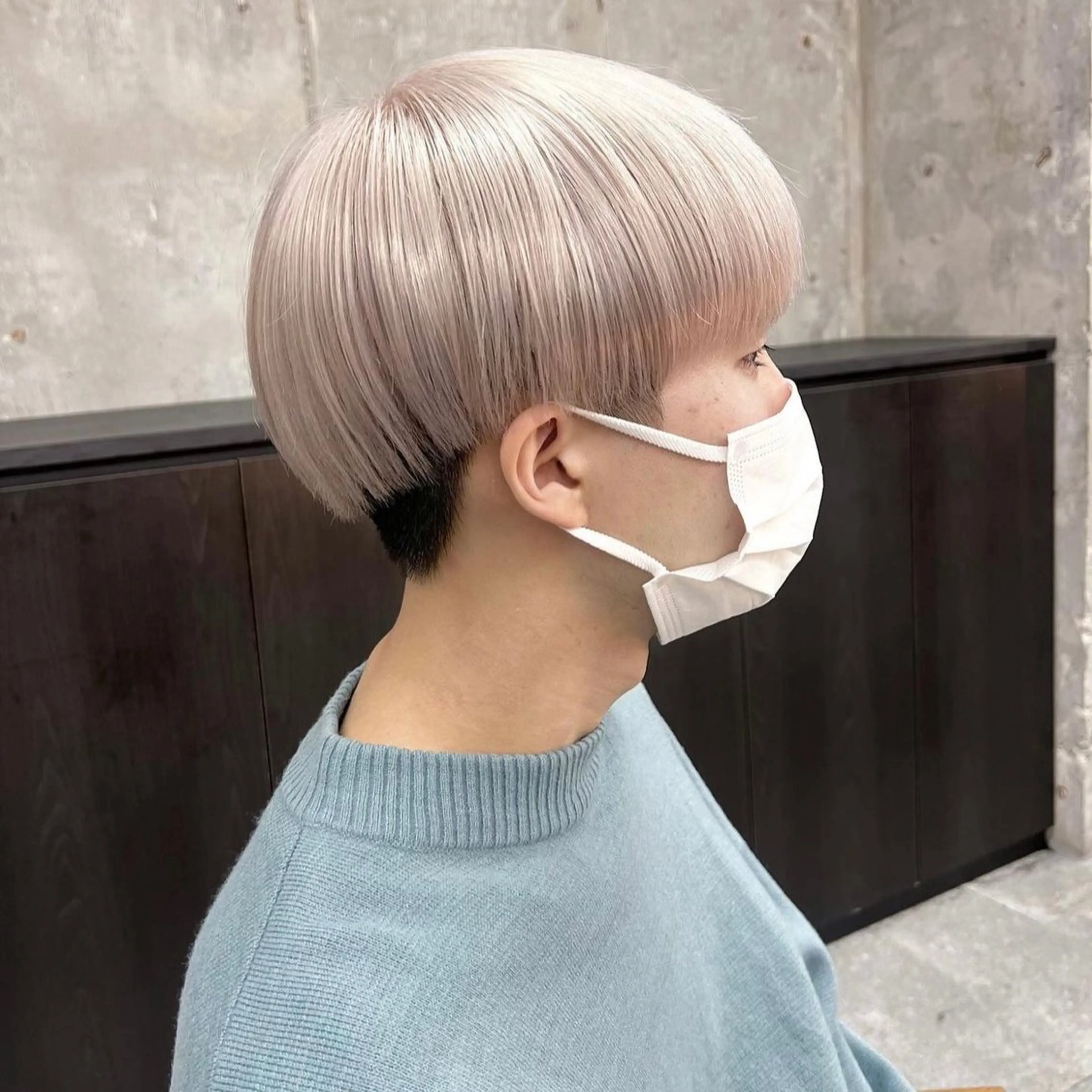 ショート カラー ブロンド ホワイトブロンド カット ヘアカラー 韓国ヘア /男女❄️ 細江 美紅のヘアスタイル