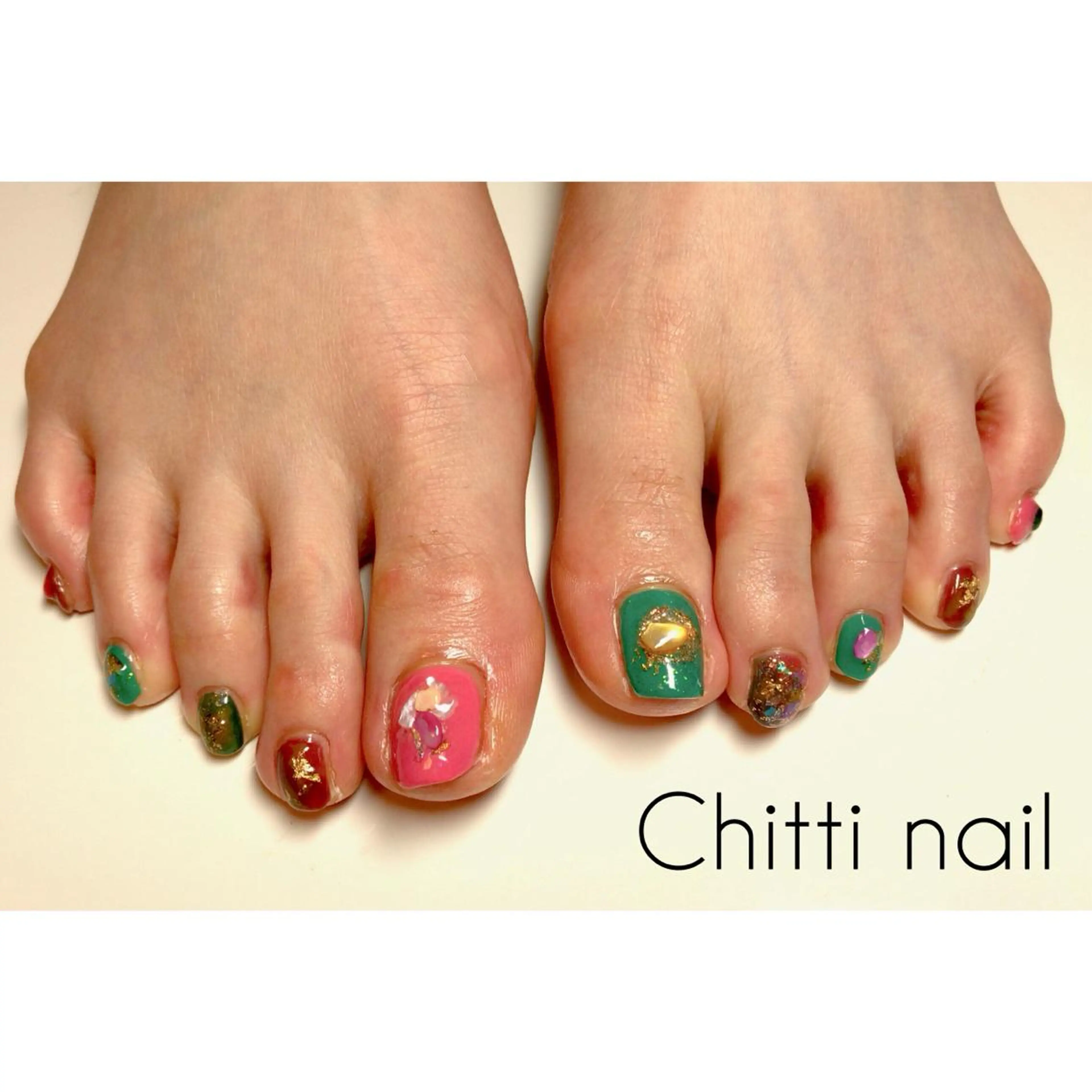 ネイル フットネイル キラキラネイル ニュアンスネイル ストーンネイル Chitti yuuriのネイルデザイン