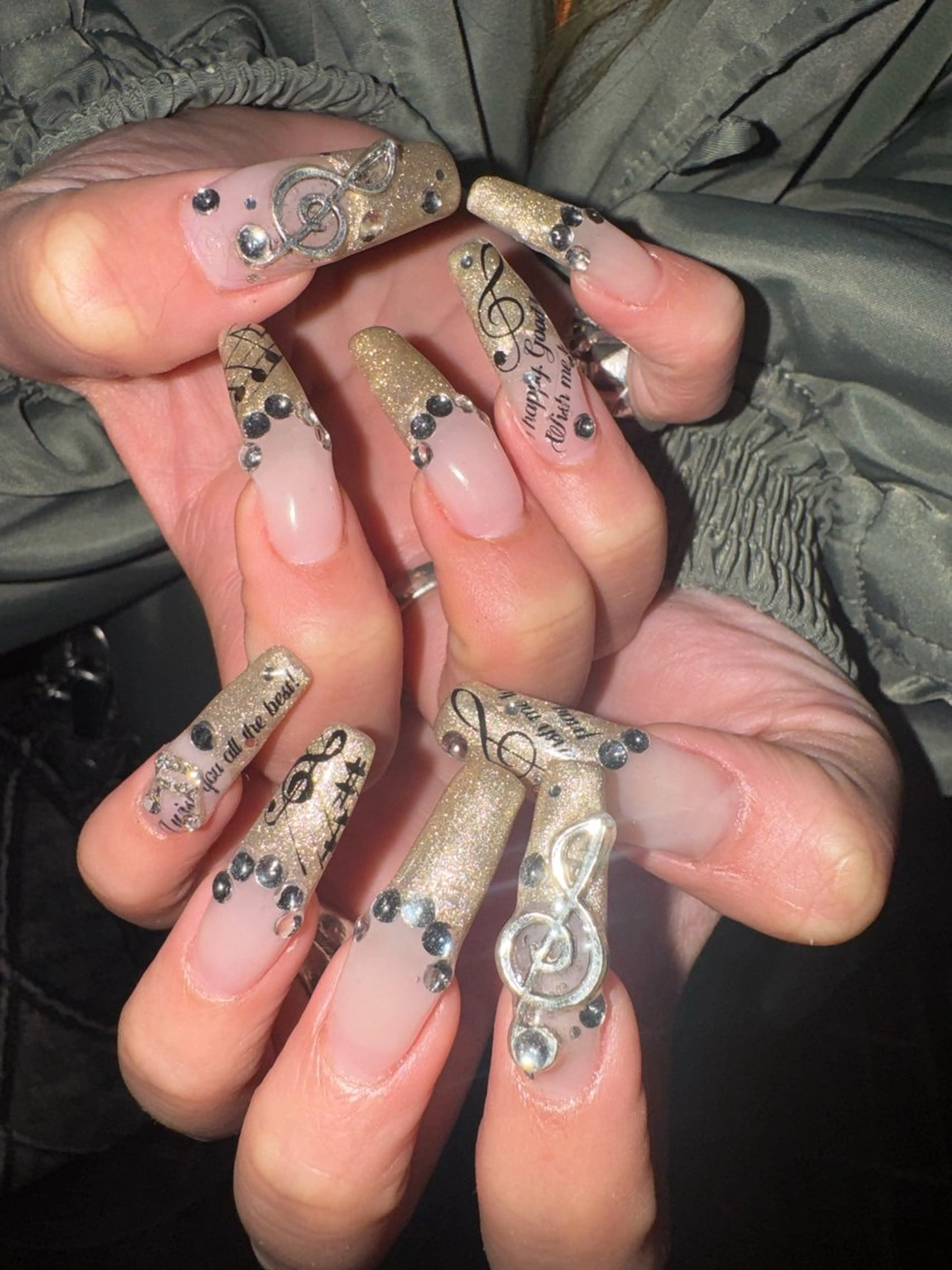 ネイル ハンドネイル フットネイル MITSUKI🪡 海外/個性派/ロングのネイルデザイン