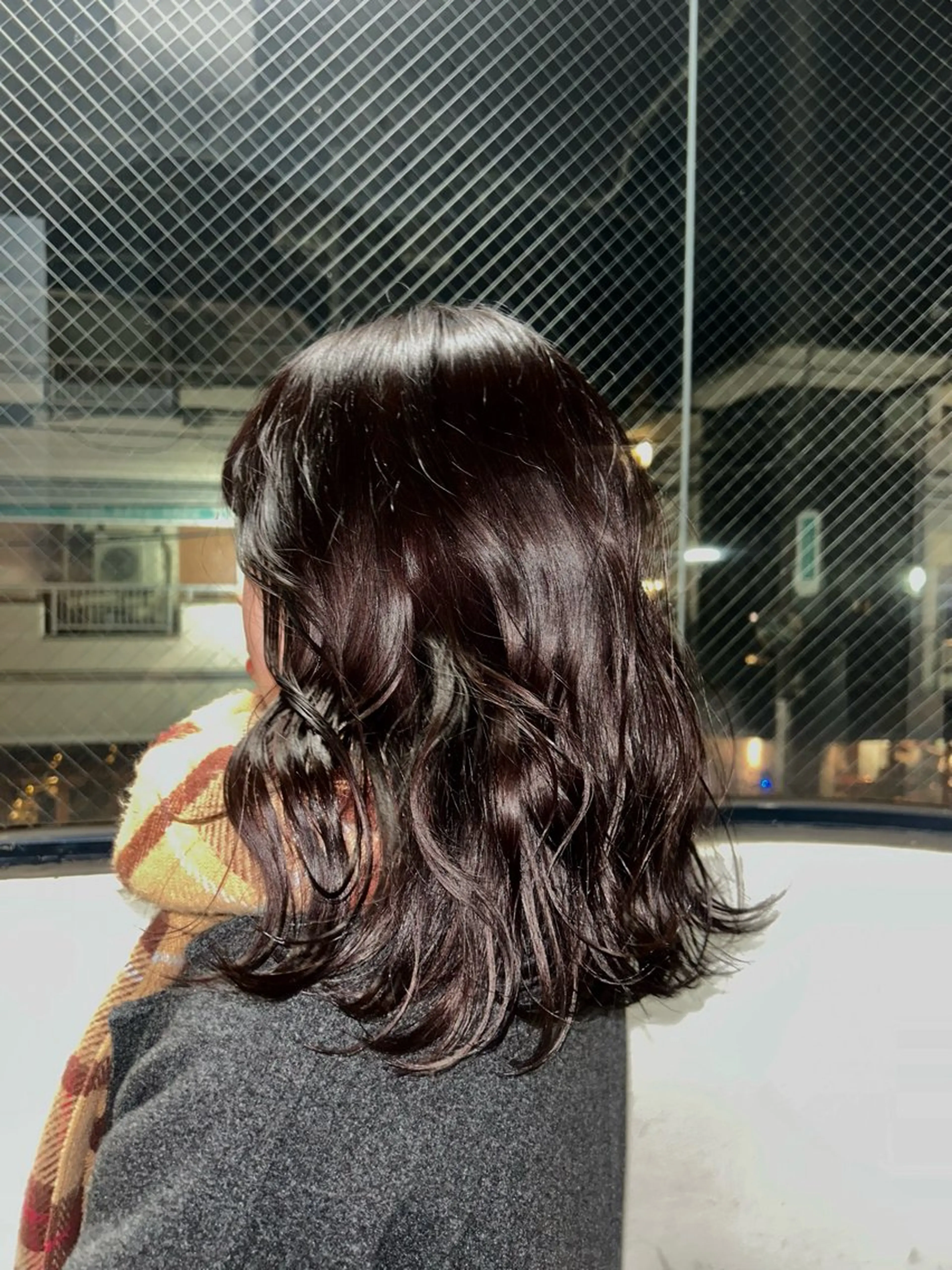 ミディアム あゆり /ハイトーンカラーのヘアスタイル