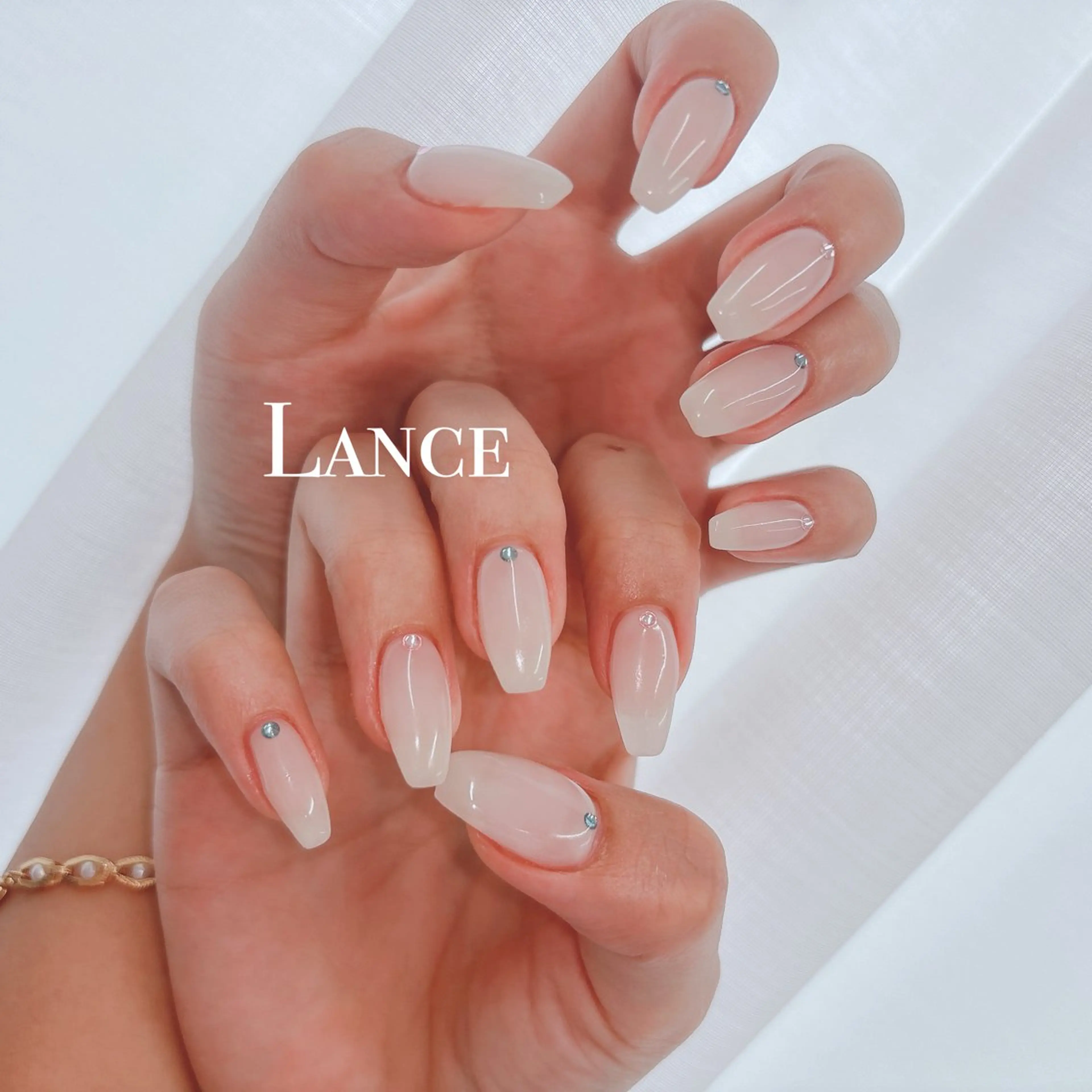 ネイル オーロラネイル ブルー フットネイル 氷ネイル・うるうるネイル キラキラネイル ハンドネイル Lance nailのネイルデザイン