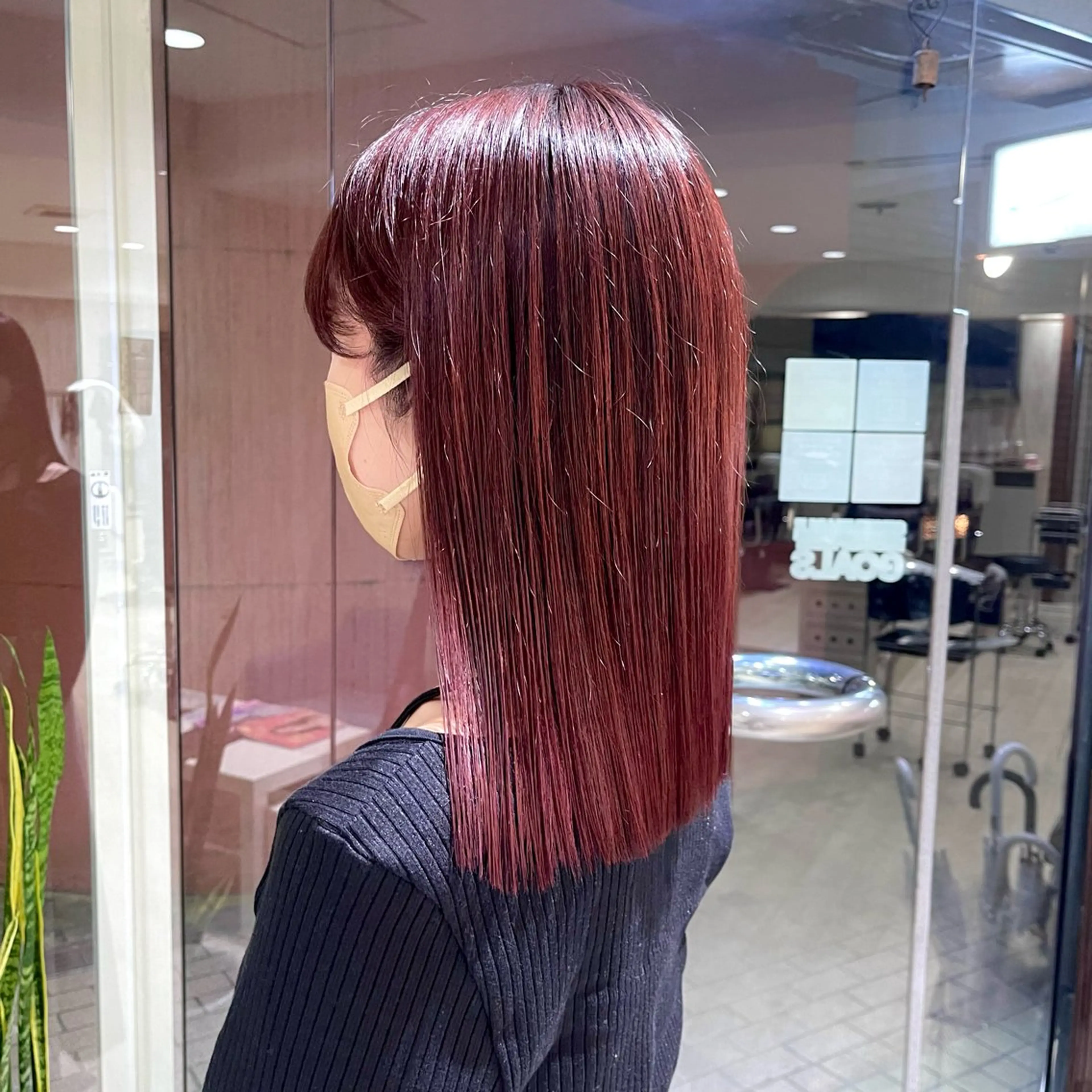 セミロング カラー レッドカラー Emily所属・永石 知沙希の眉毛・アイブロウイメージ