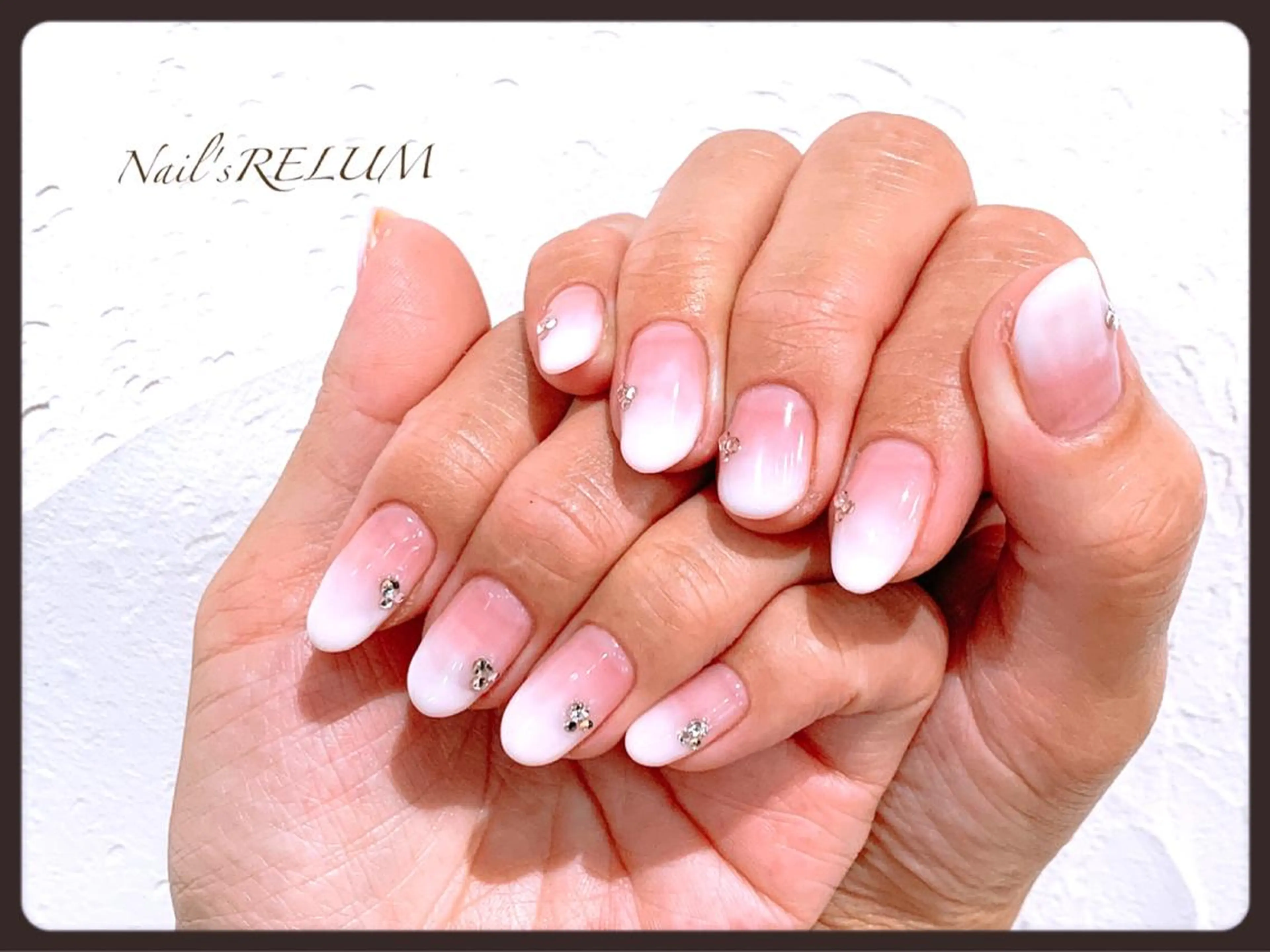 ネイル グラデーション THECOLORS所属・近貞 莉奈のネイルデザイン