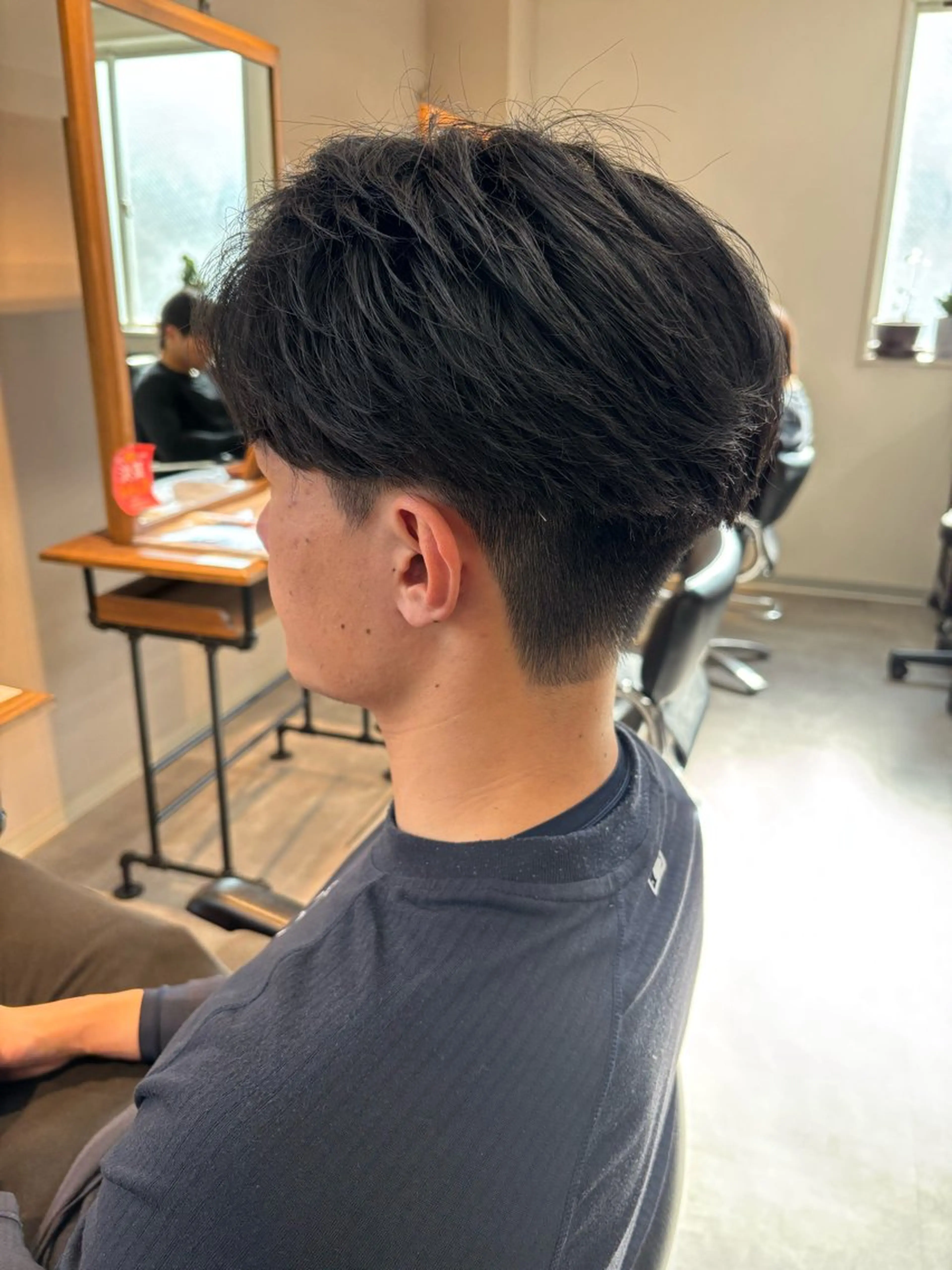 メンズ センターパート カット フェザーパーマ/韓国 /メンズカット/保立のヘアスタイル