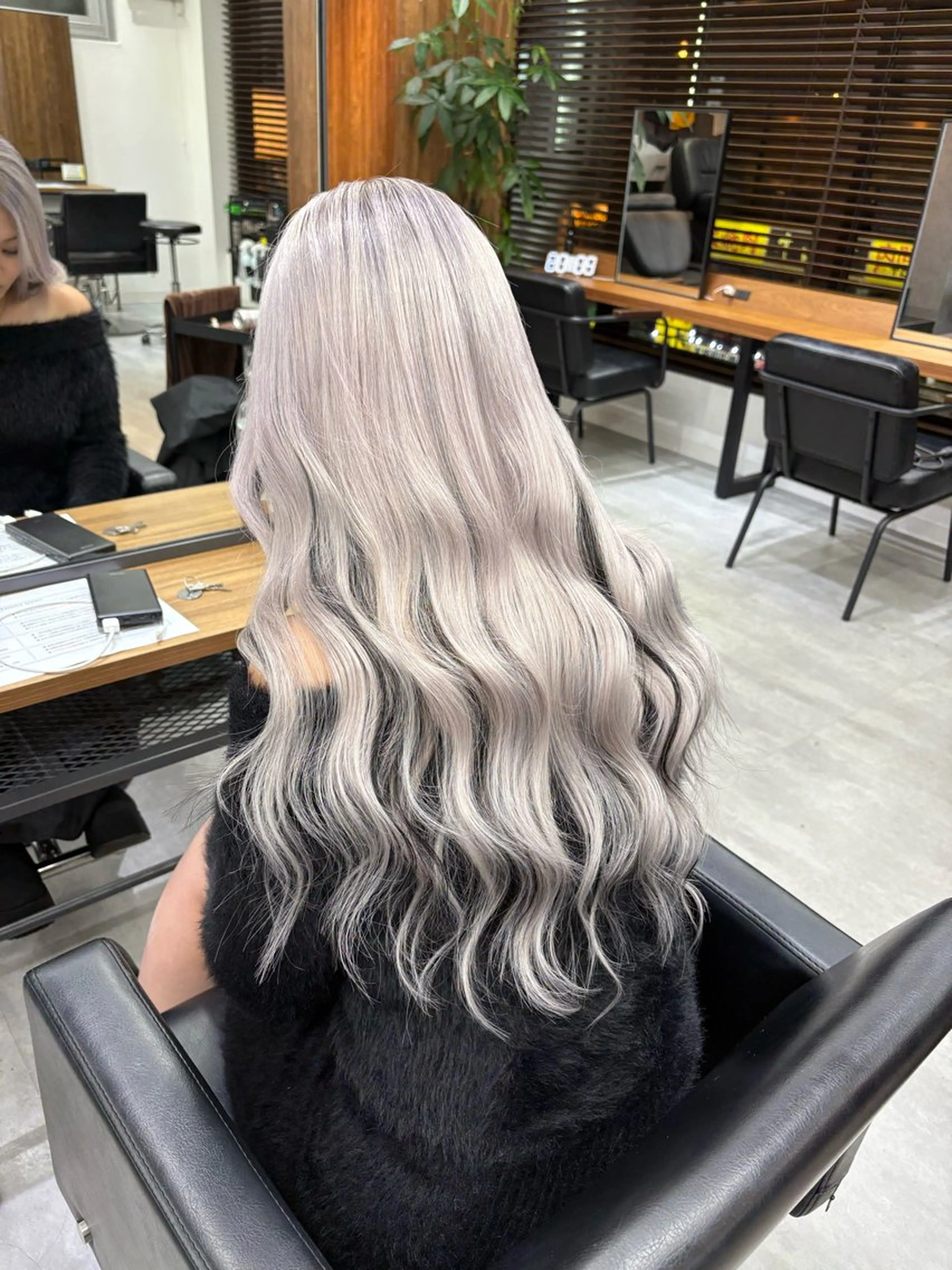 ロング シールエクステ エクステ ヘアカラー トリートメント エクステ KEISUKE🐶 ブリーチ/エクステのヘアスタイル