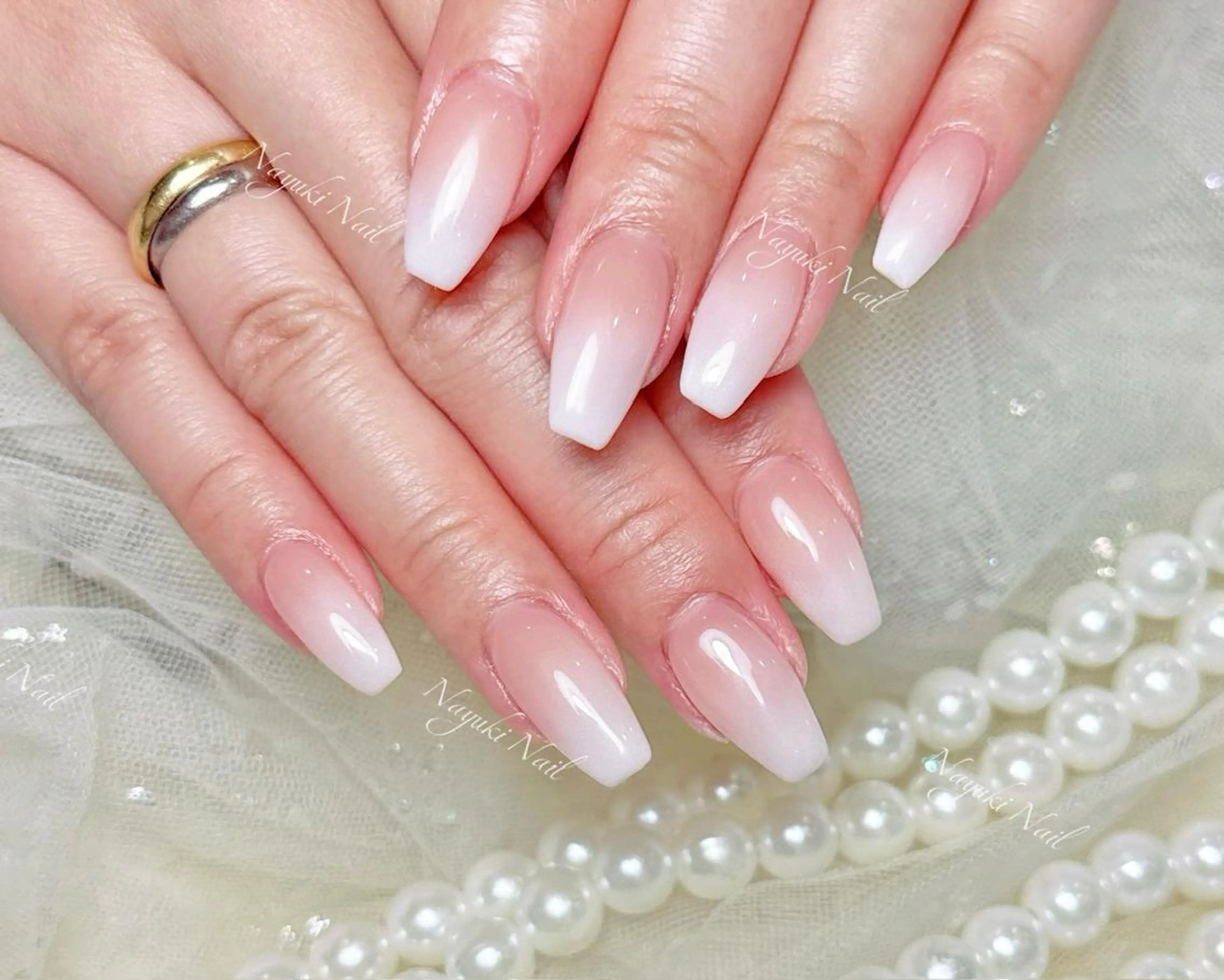 ネイル 🦋 Queenieのネイルデザイン