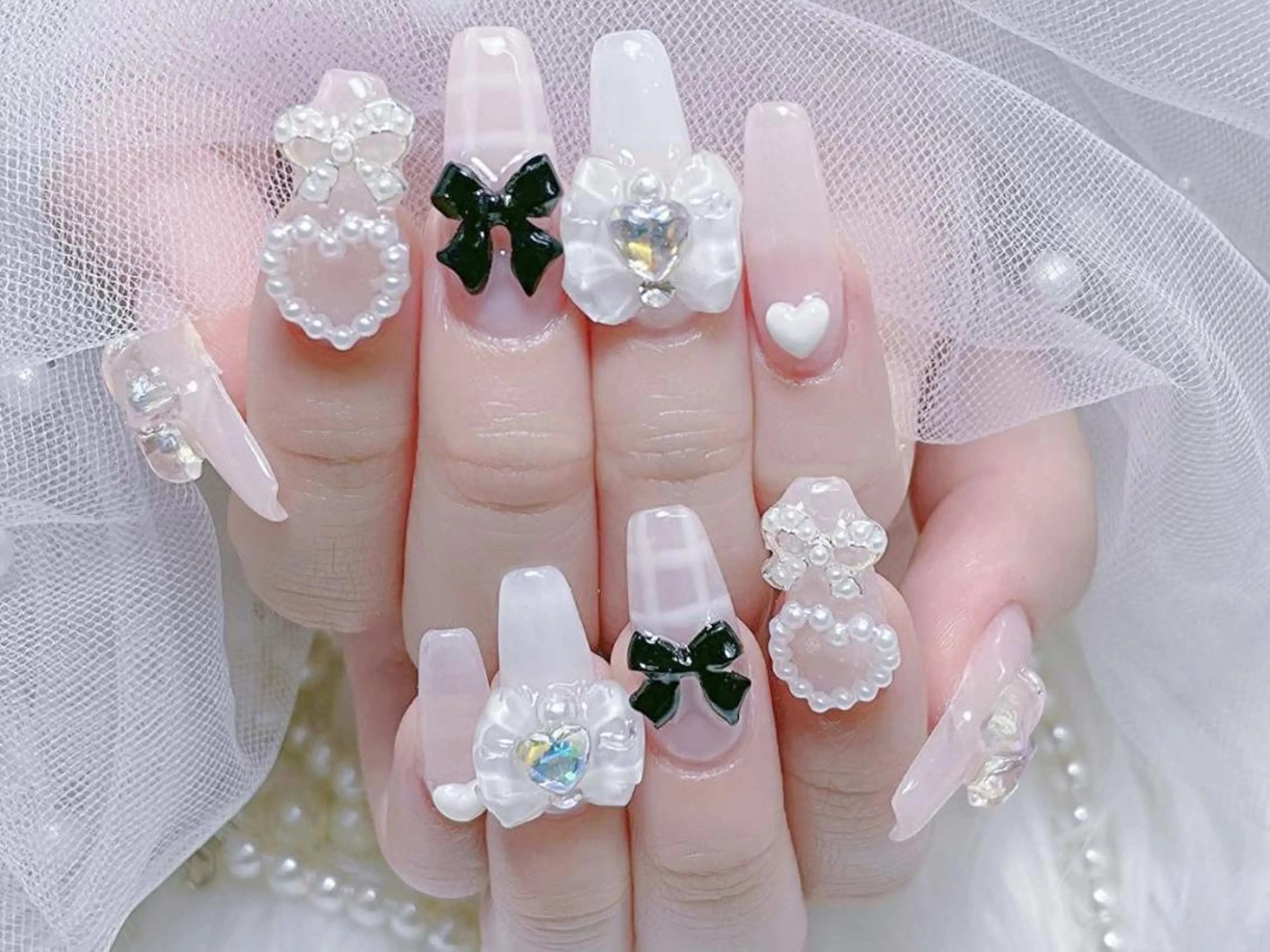 メンズ ネイル アートネイル フレンチネイル ジェルネイル キラキラネイル パラジェル ハンドネイル フットネイル Bloom kabukiのネイルデザイン