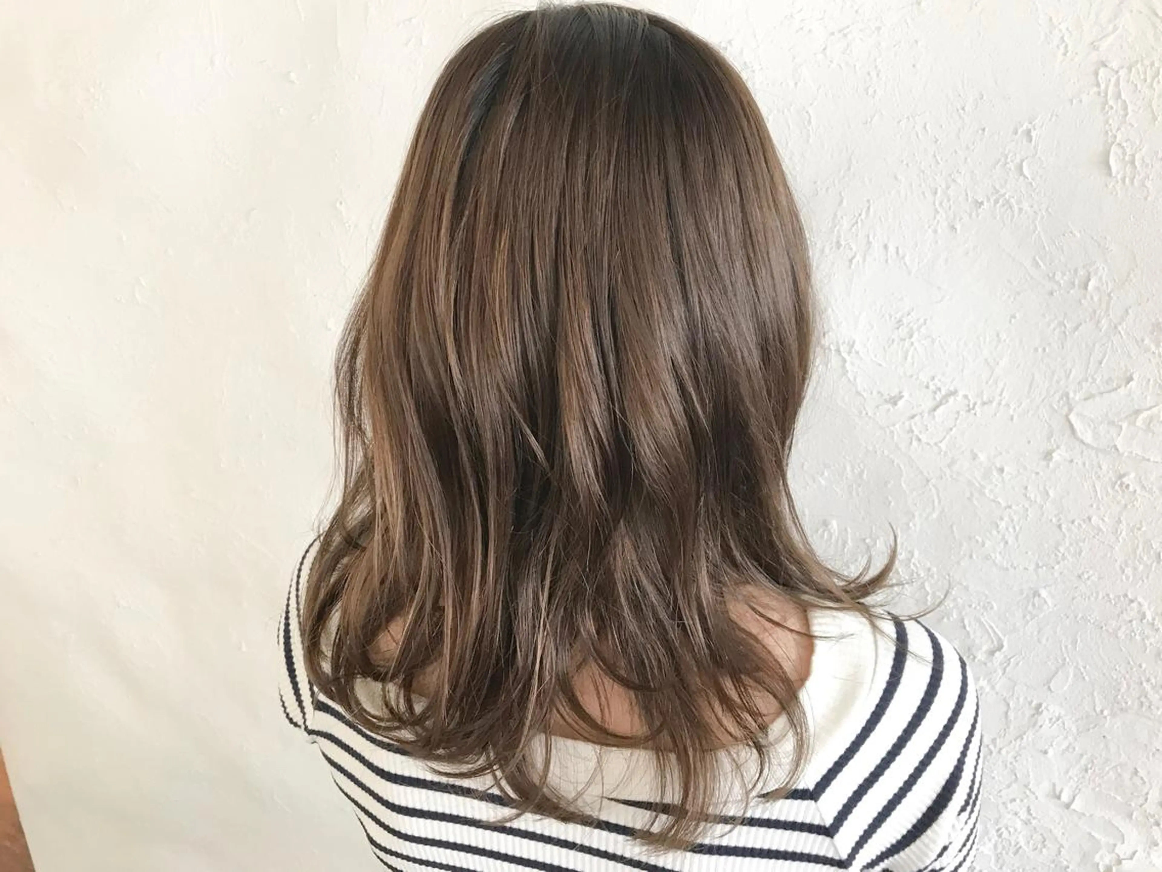 ミディアム カラー ハイライトカラー ハイライト 伊藤 優希のヘアスタイル