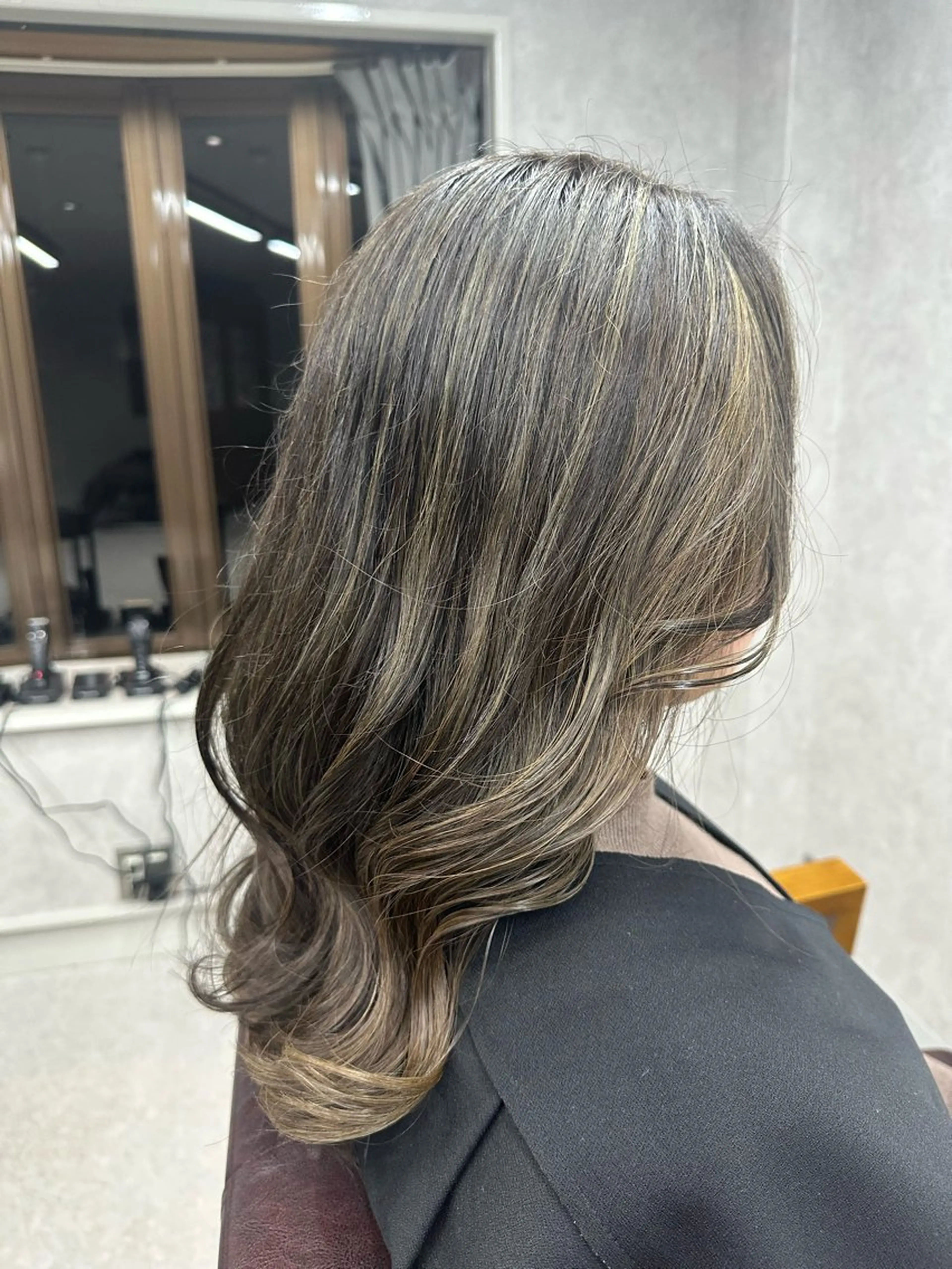 ロング カラー カット ヘアカラー Lien 深井店のヘアスタイル