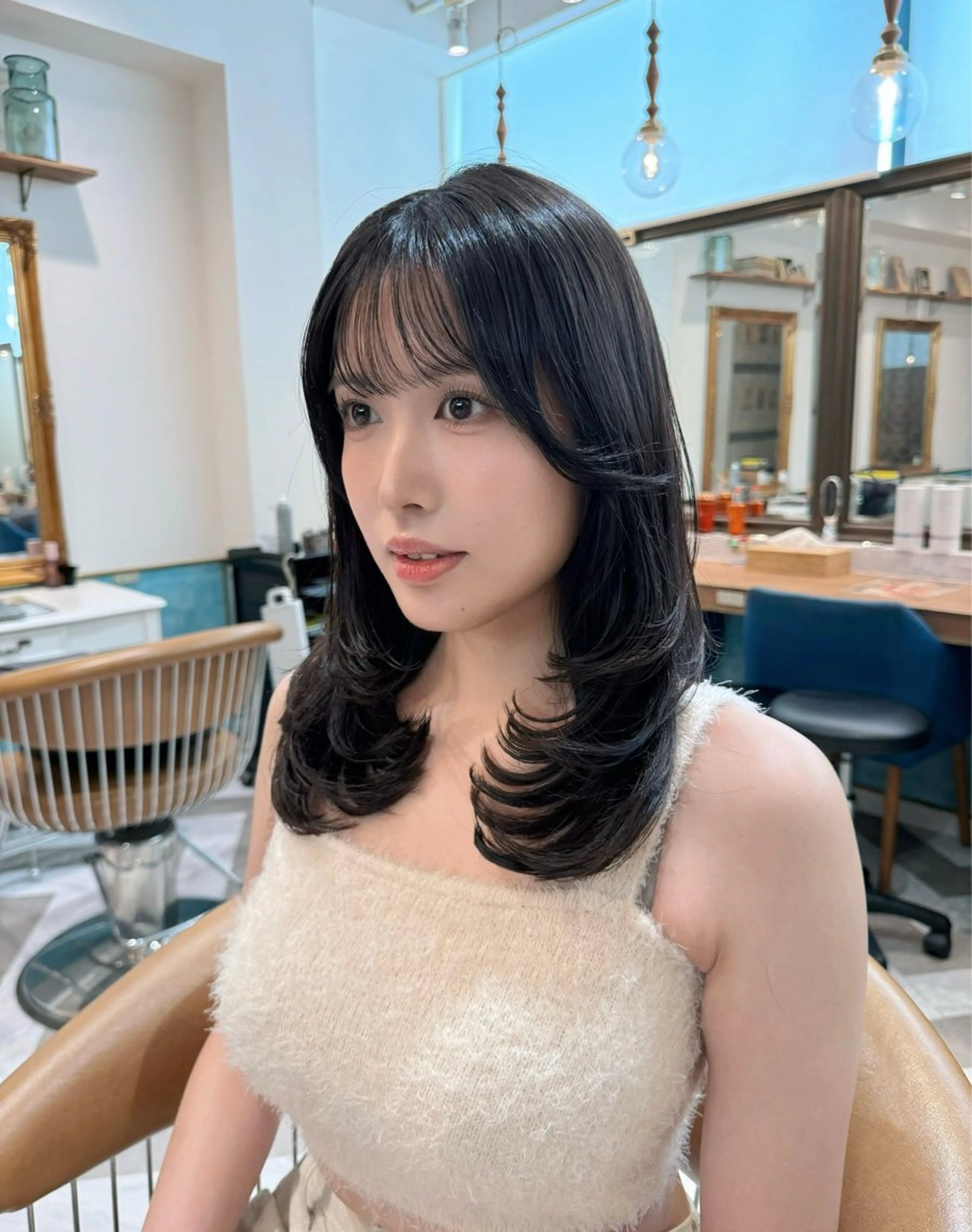 ミディアム カラー カット ヘアカラー トリートメント レイヤーカット /透明感カラー西田のヘアスタイル