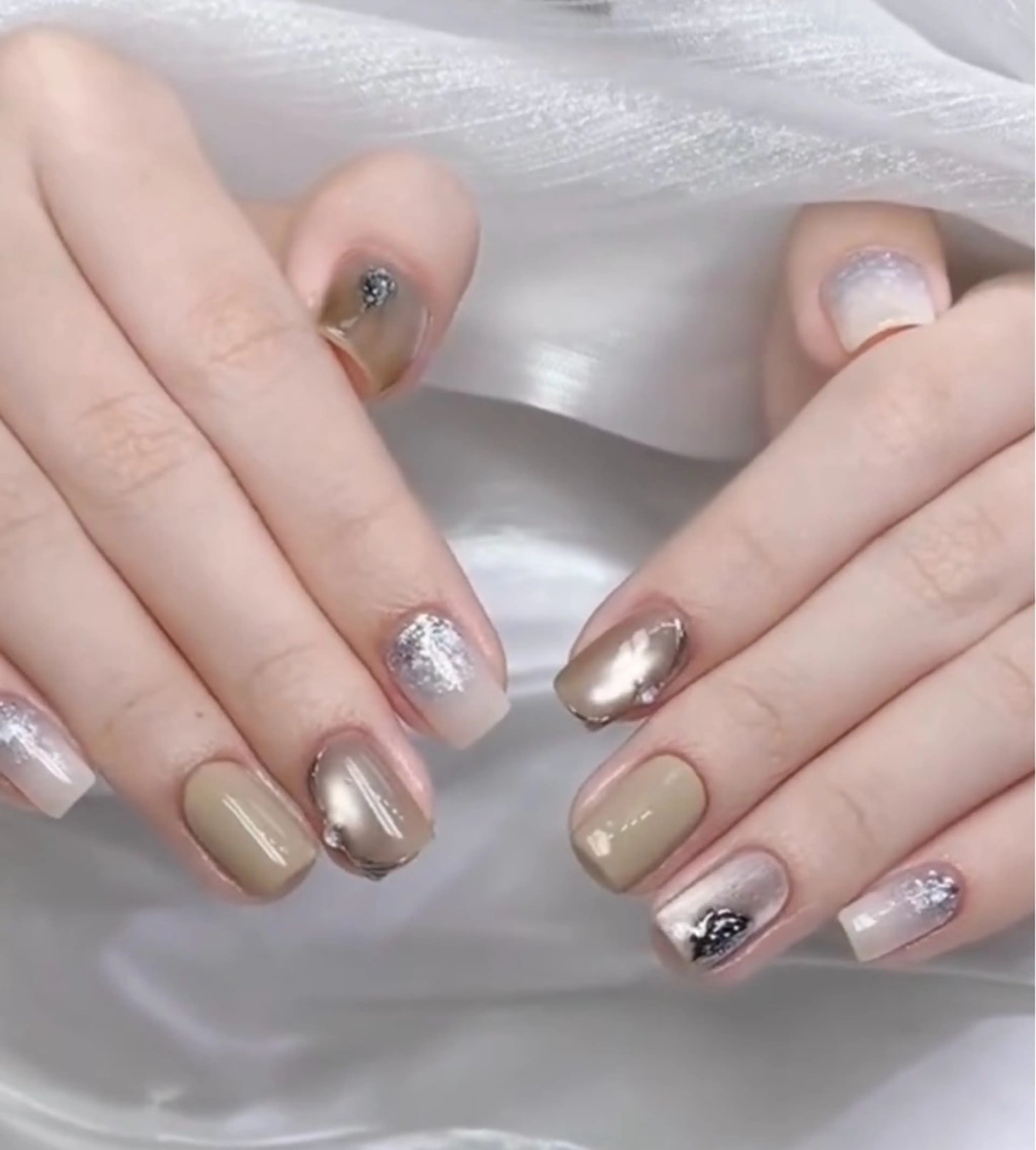 ネイル アートネイル 成人式 ジェルネイル 持ち込み ニュアンスネイル Kora Nailのネイルデザイン