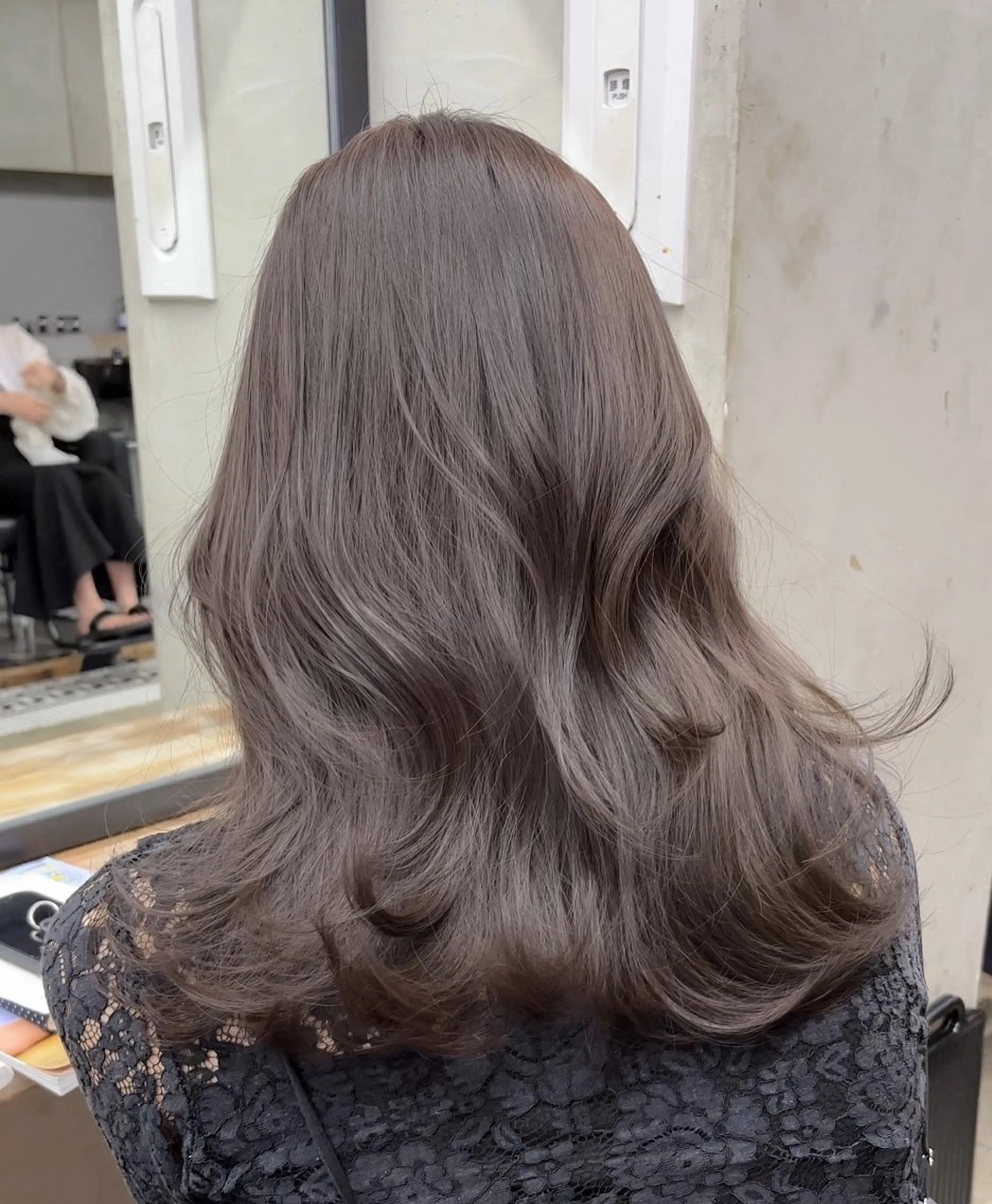 ロング カラー カット ヘアカラー トリートメント ヘアセット 新宿/韓国ヘア/ 髪質改善ストレートのヘアスタイル