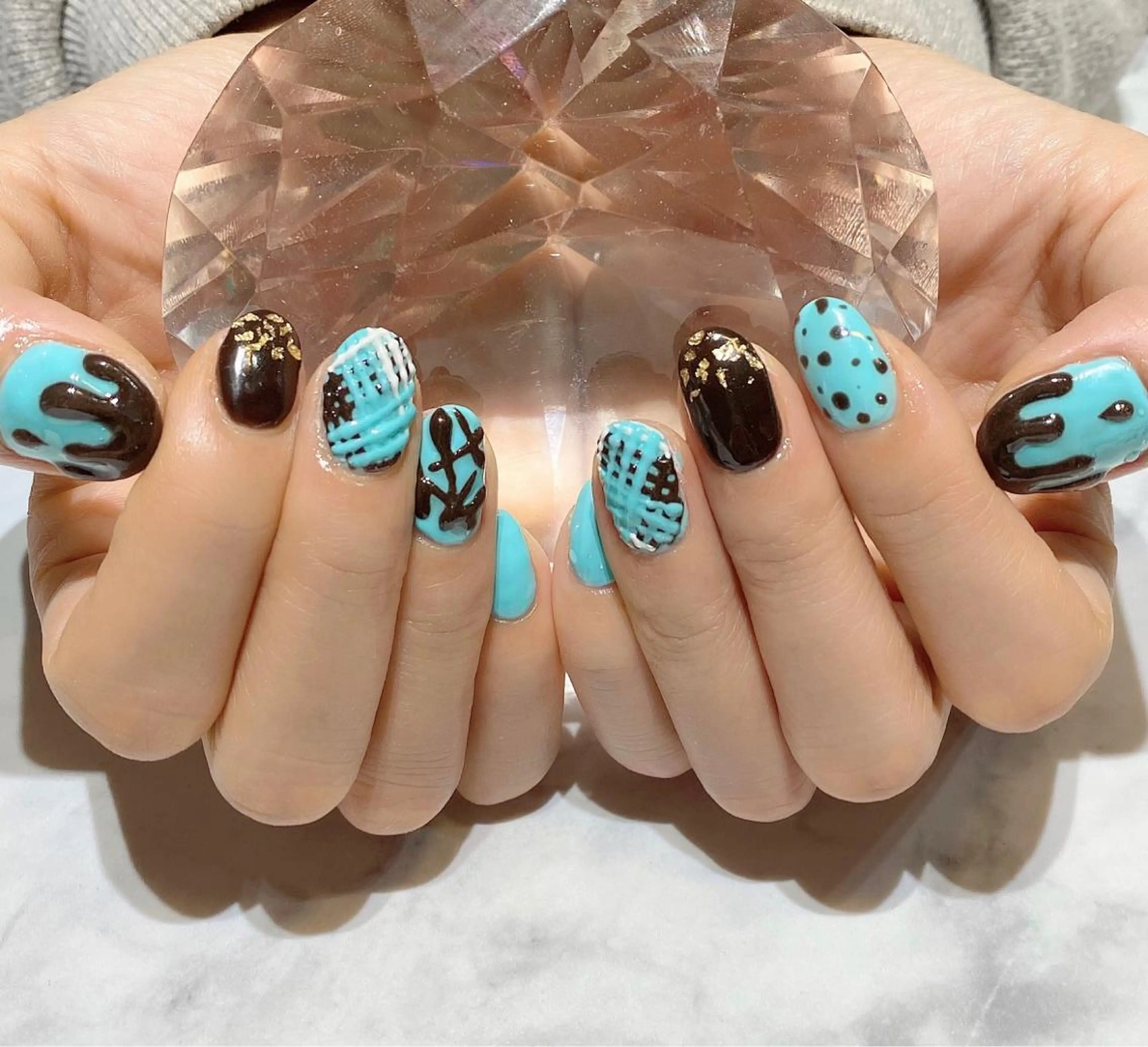 ネイル ジェルネイル YUN 💅のネイルデザイン