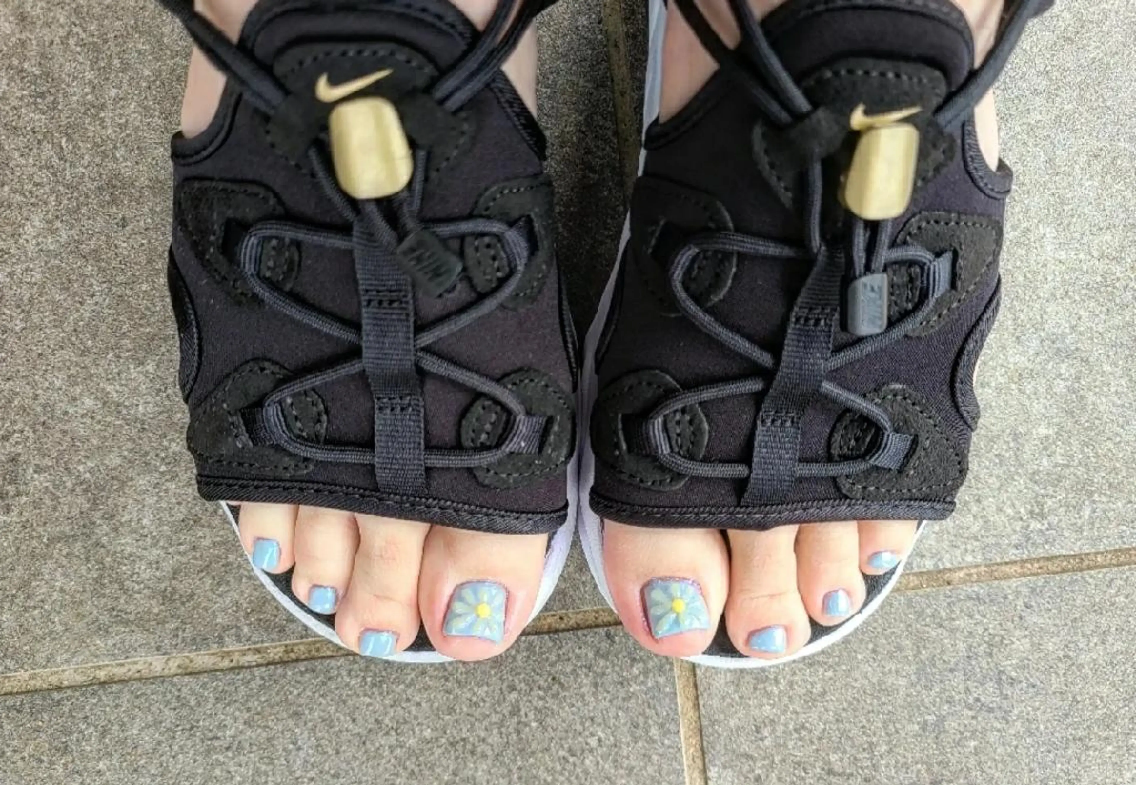 ネイル オーロラネイル フットネイル 関口 友菜のヘアスタイル