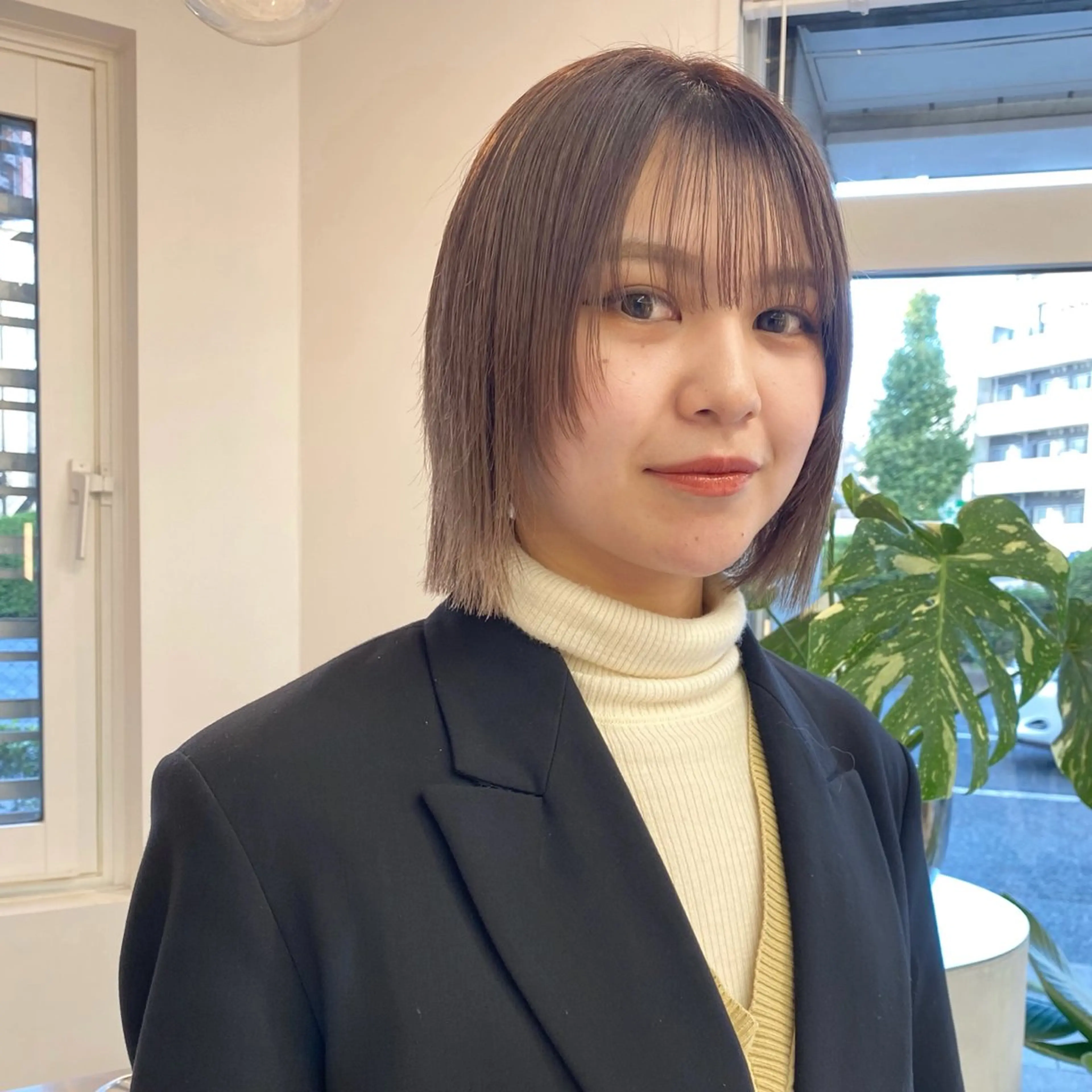 ショート カラー 顔まわりレイヤー 顔周りカット レイヤーカット ボブ/透明感カラー/ 似合わせ🌿高田知那のヘアスタイル