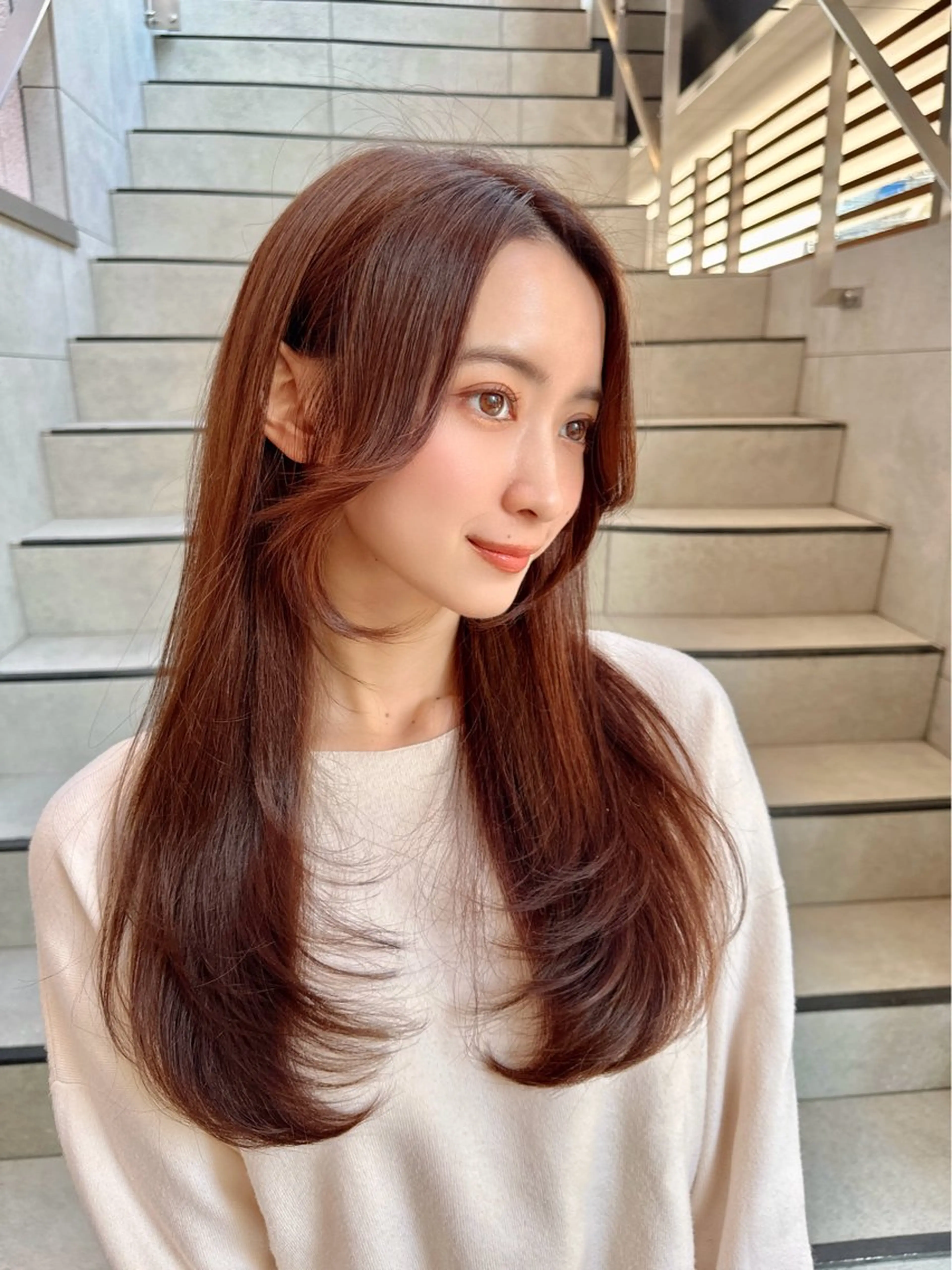 セミロング カット ヘアカラー トリートメント レイヤー❣️縮毛矯正 川村利幸のヘアスタイル