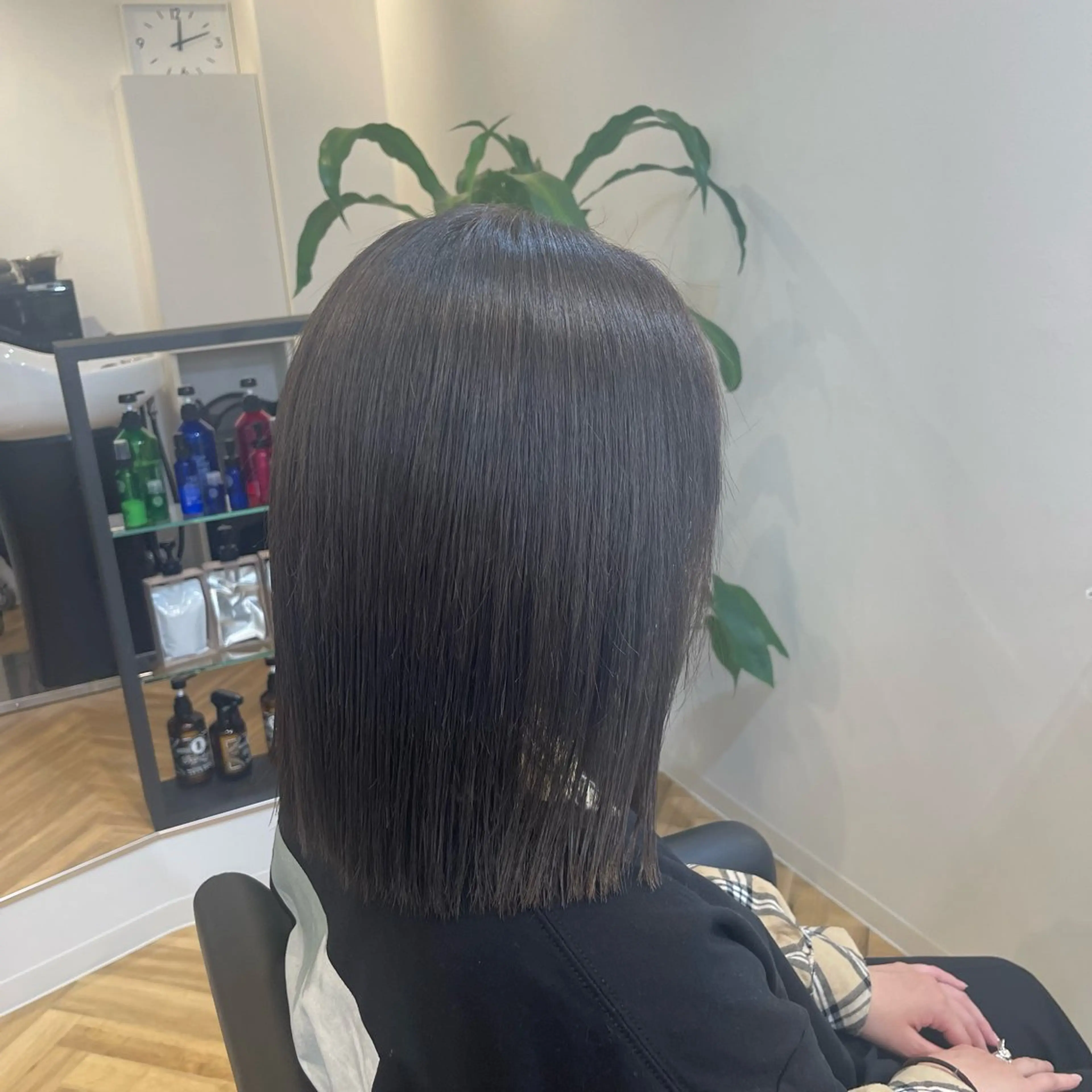 ミディアム アッシュ 今田 茜のヘアスタイル