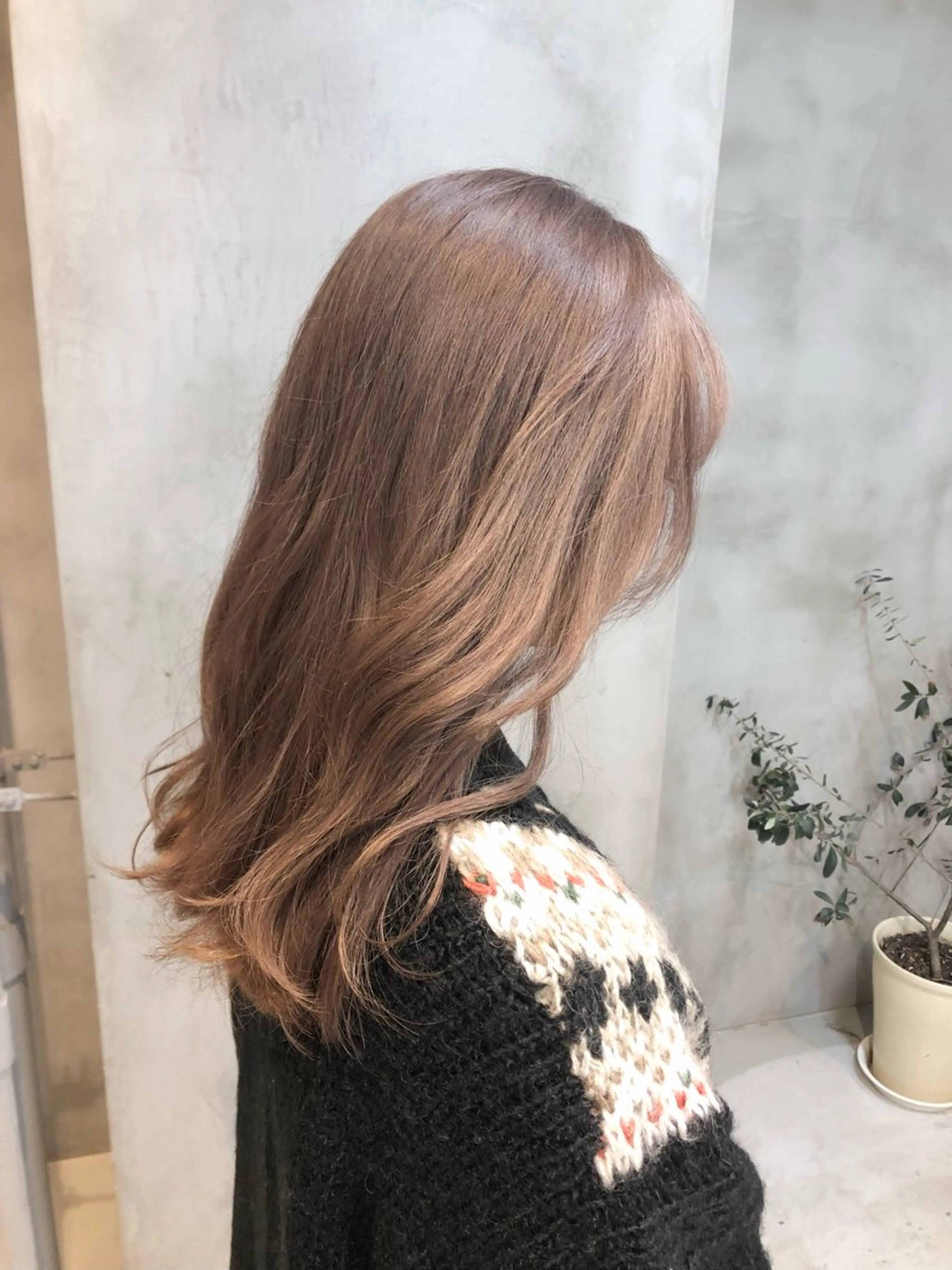 ロング カラー パーマ ヘアアレンジ ロングレイヤー くびれヘア 顔まわりレイヤー 韓国風ヘア くびれレイヤー ショートヘア原宿 fifth コシのヘアスタイル