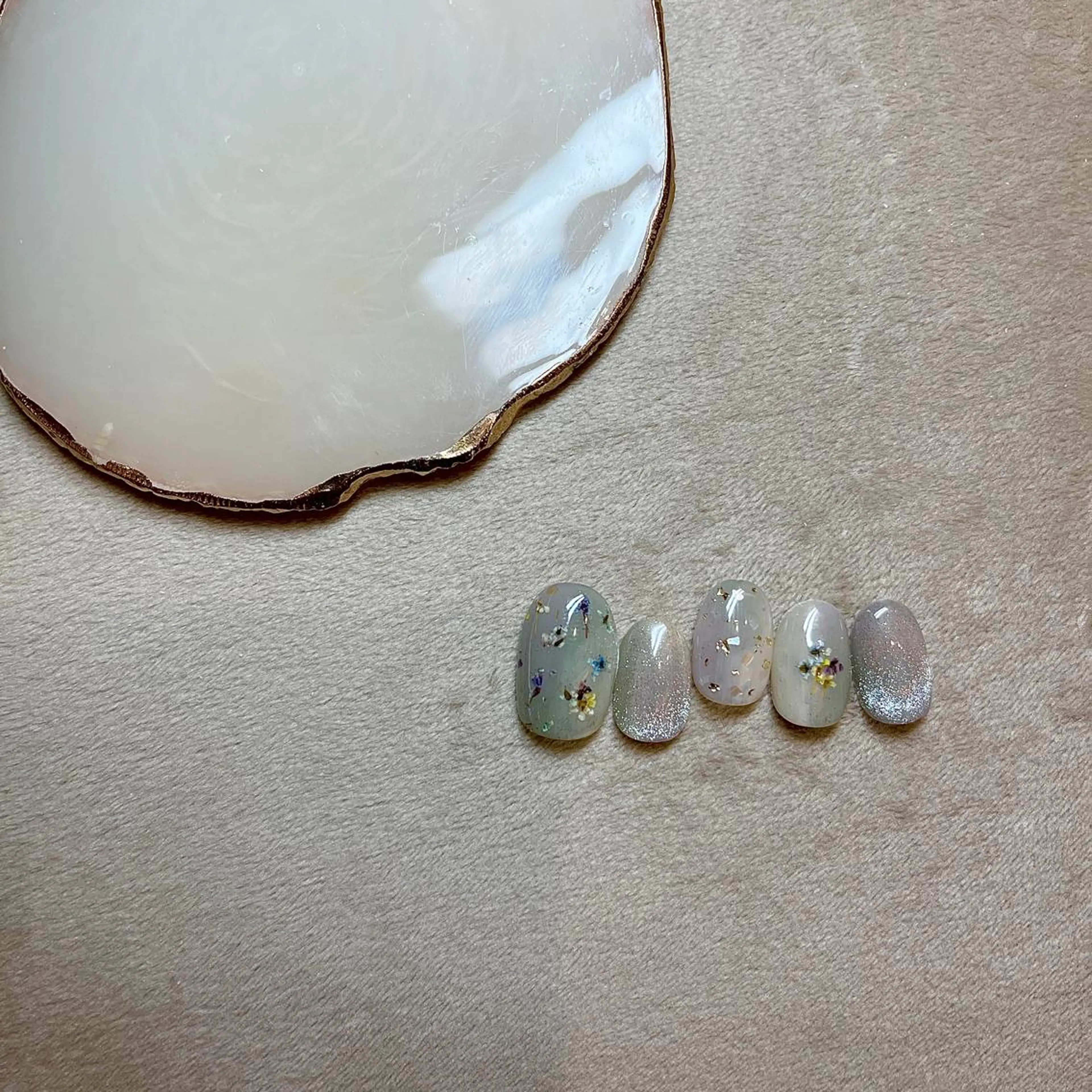 ネイル フラワーネイル マグネットネイル フリーランス¨̮⃝ ネイリストOKADAのネイルデザイン