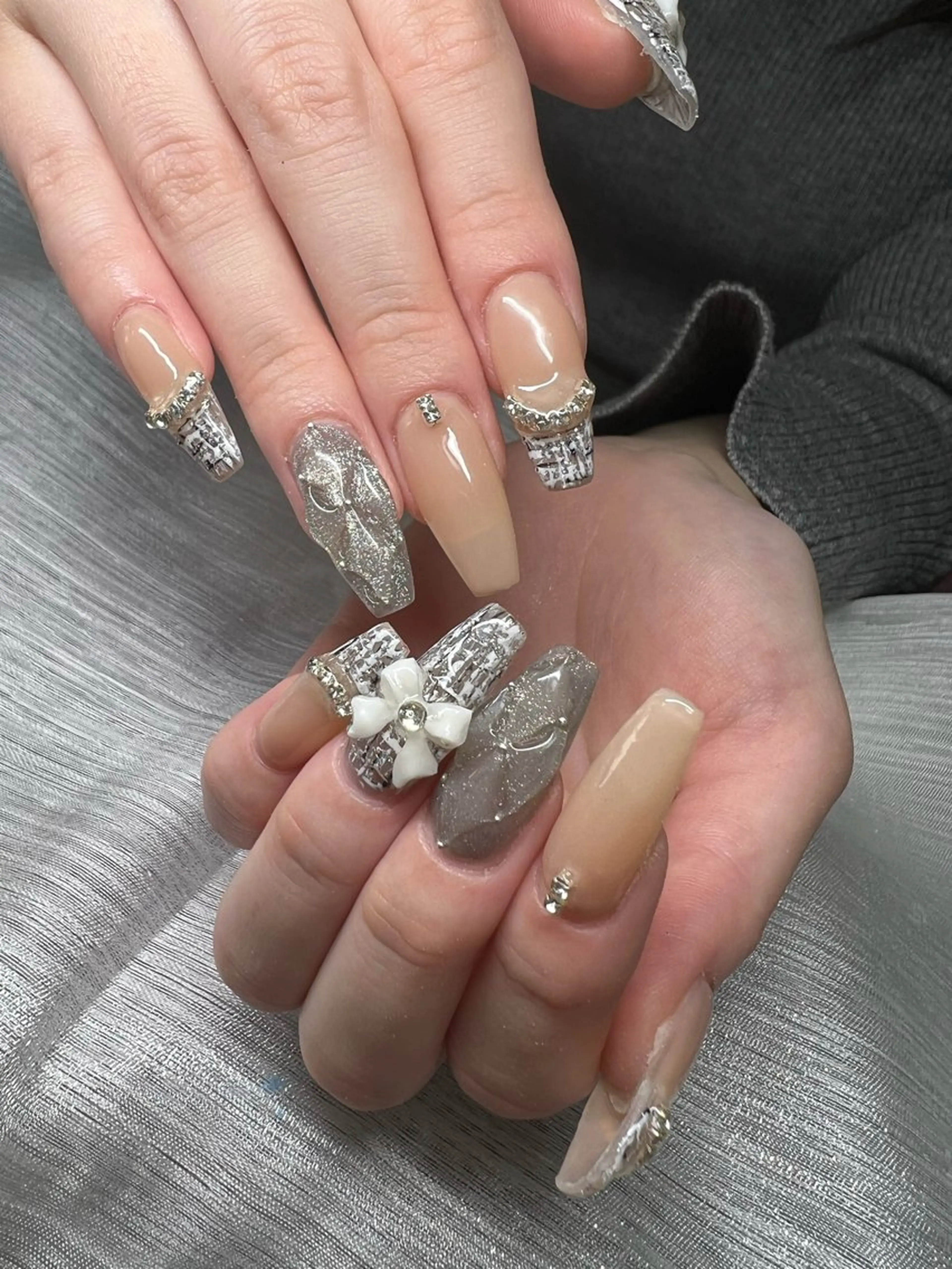 ネイル オーロラネイル チークネイル 長さ出し フットネイル フレンチネイル ハンドネイル Lee Nailsのネイルデザイン