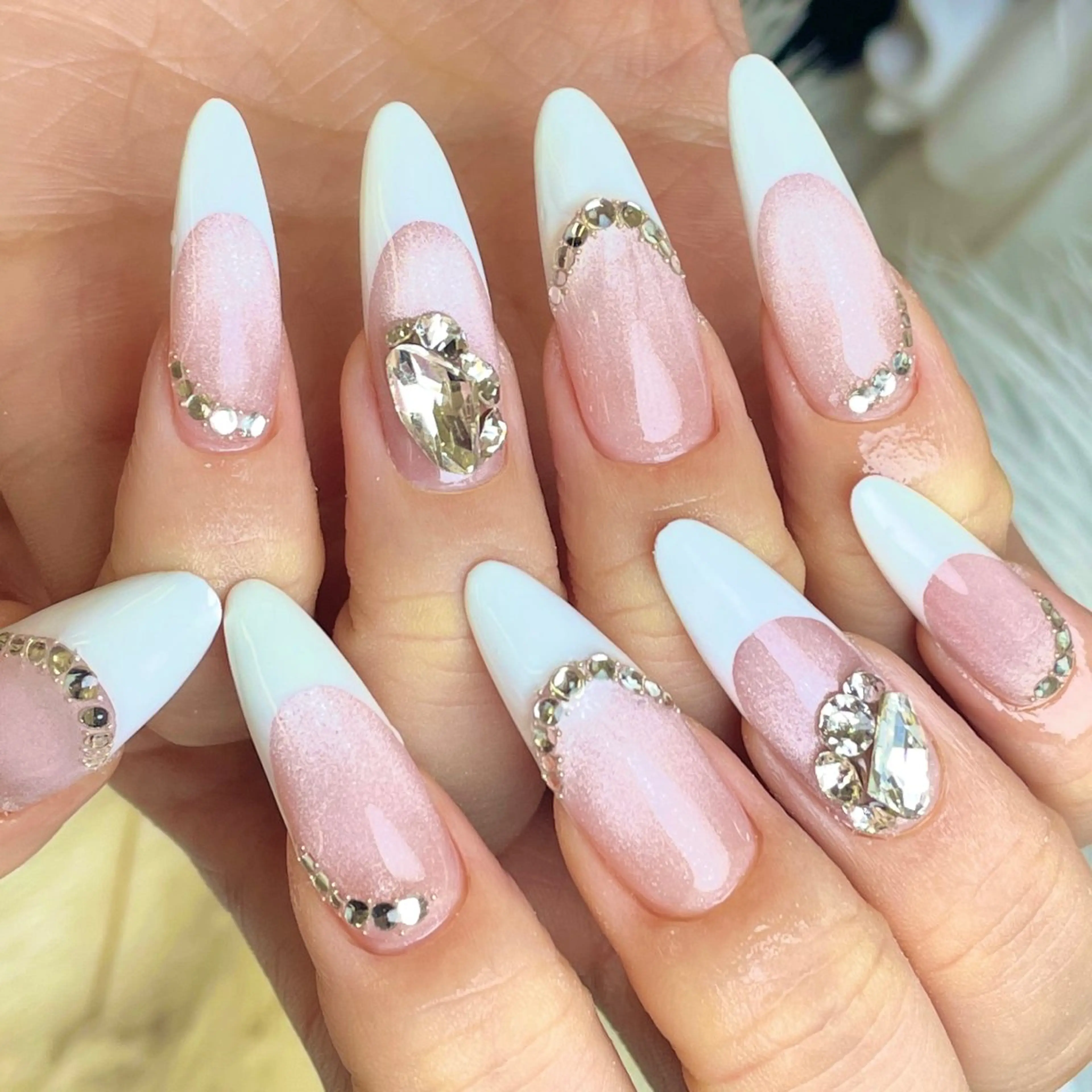 ネイル ハンドネイル ルシイ🎀新宿長さ 出しパーツ専門店のネイルデザイン