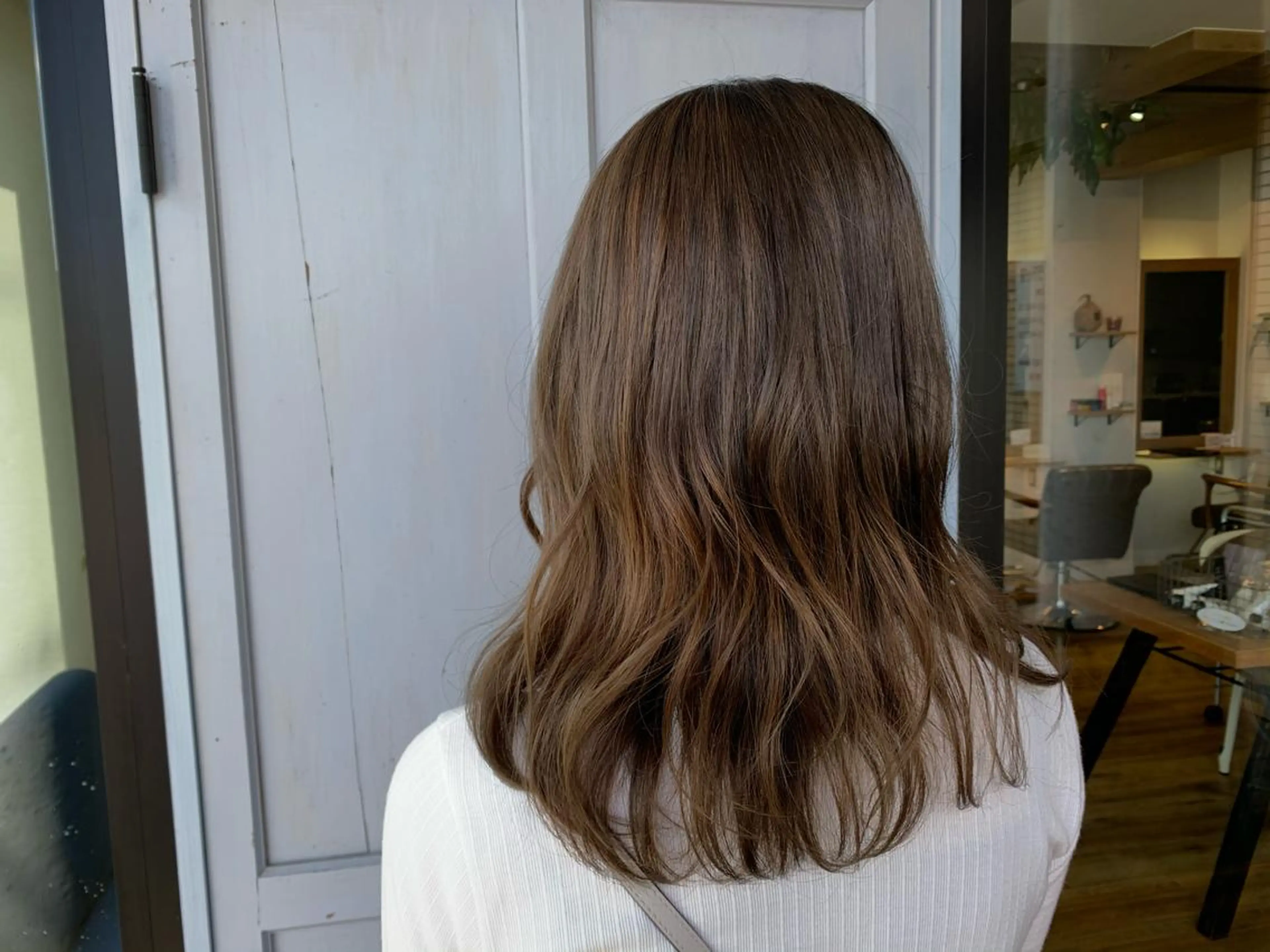 ロング カラー グレージュ ヘアカラー トリートメント ツキダテ ユイのヘアスタイル