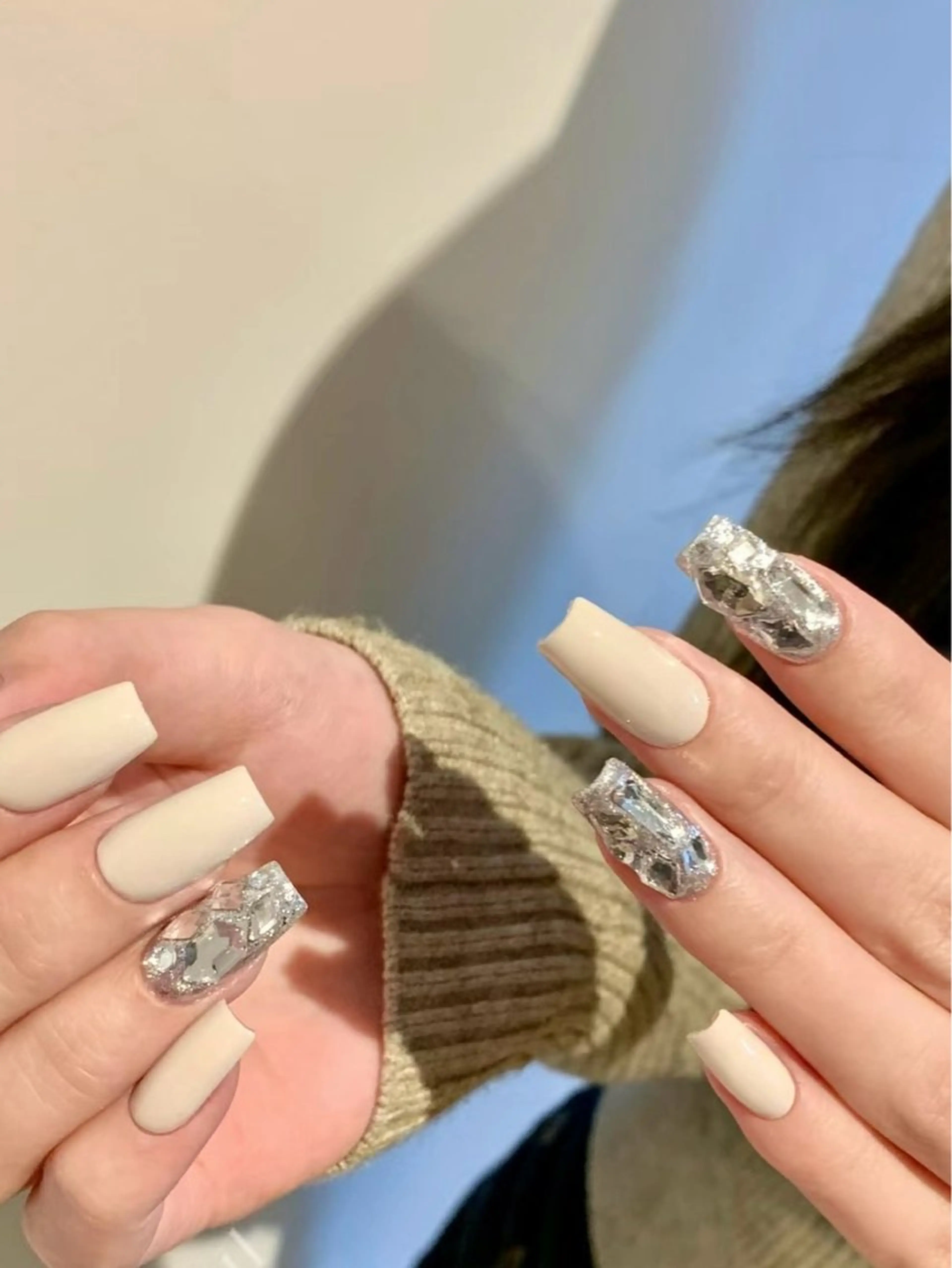 [チップ長さだし] 2本ストーン埋め尽くし<7日以内お直し、オフ無料>の写真