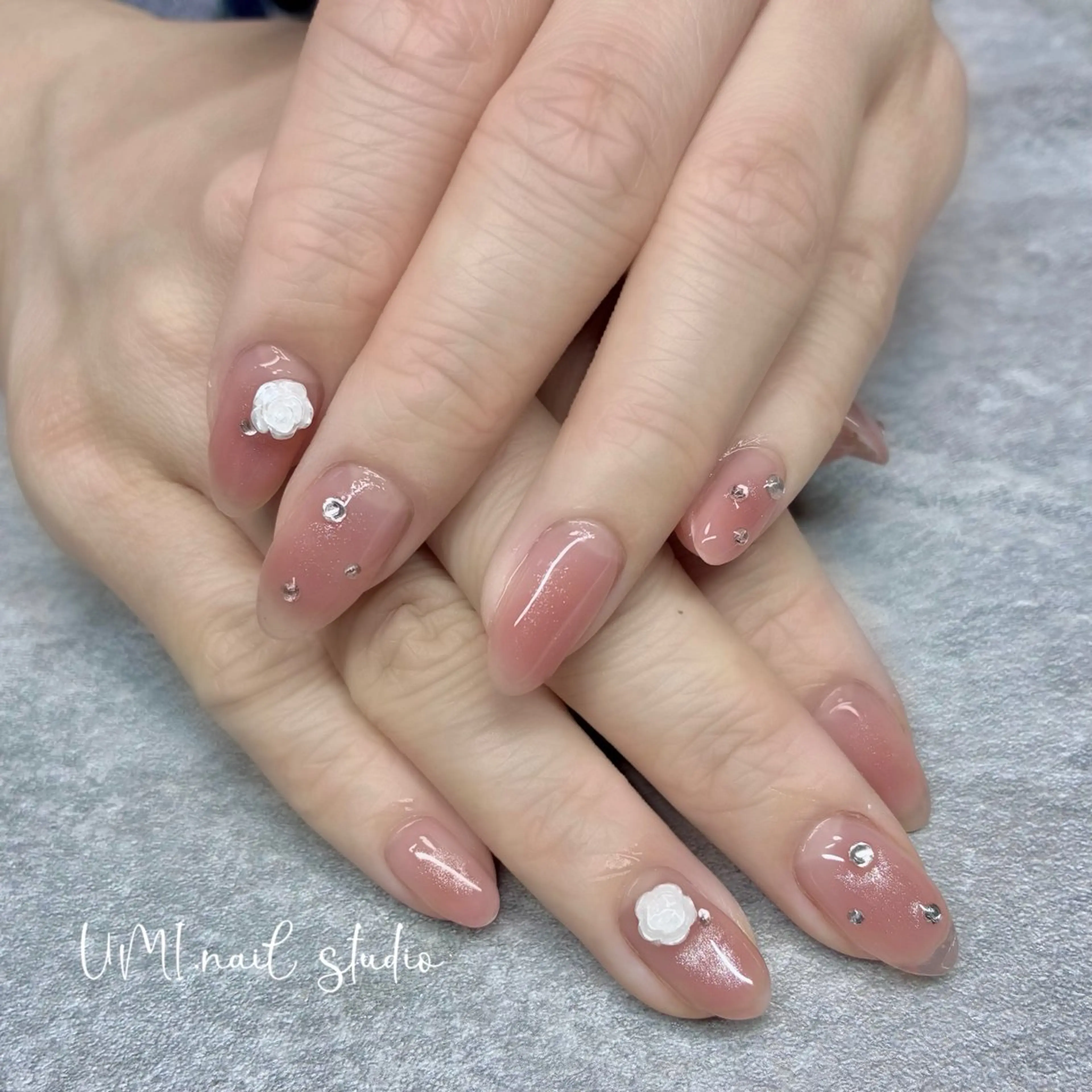 ネイル チークネイル オフィスネイル シンプルネイル UMI.nail studioのネイルデザイン