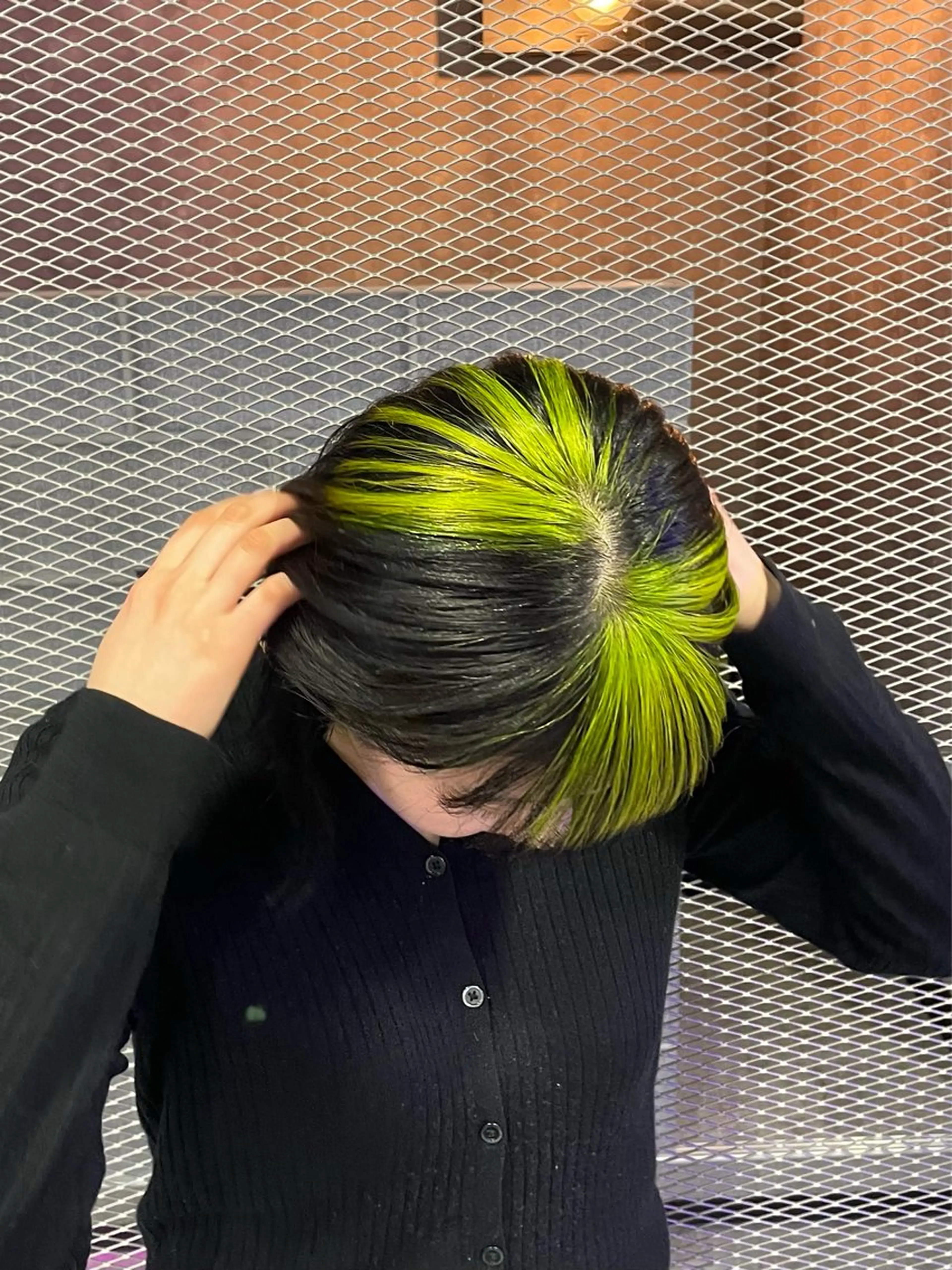 ショート カラー ブリーチ 手塚 由佳のヘアスタイル