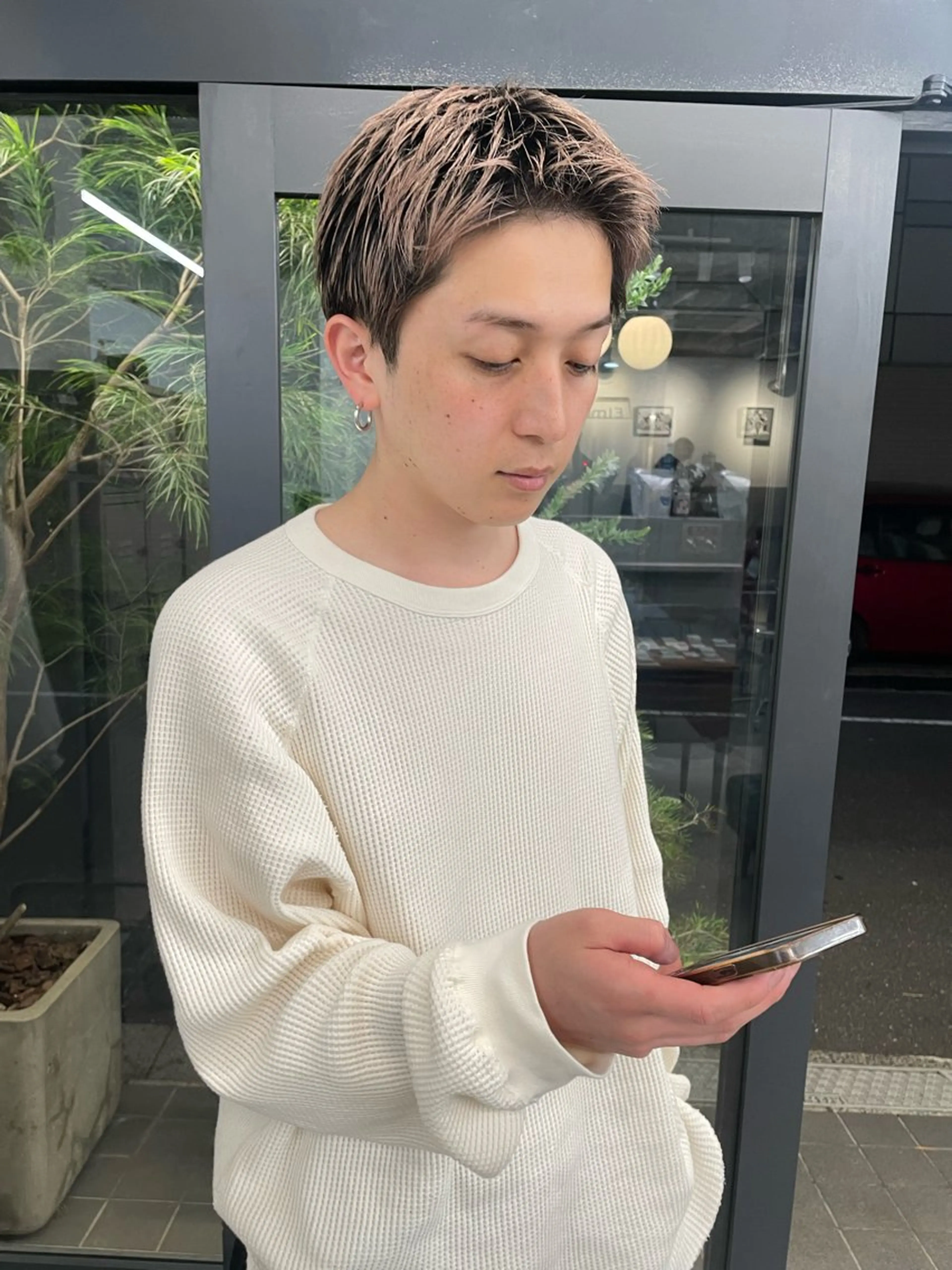 カラー メンズ メンズハイトーン スパイキーショート ハイトーンカラー カット ヘアカラー パーマ、ボブ、透明感 カラー、小須田ゆあのヘアスタイル