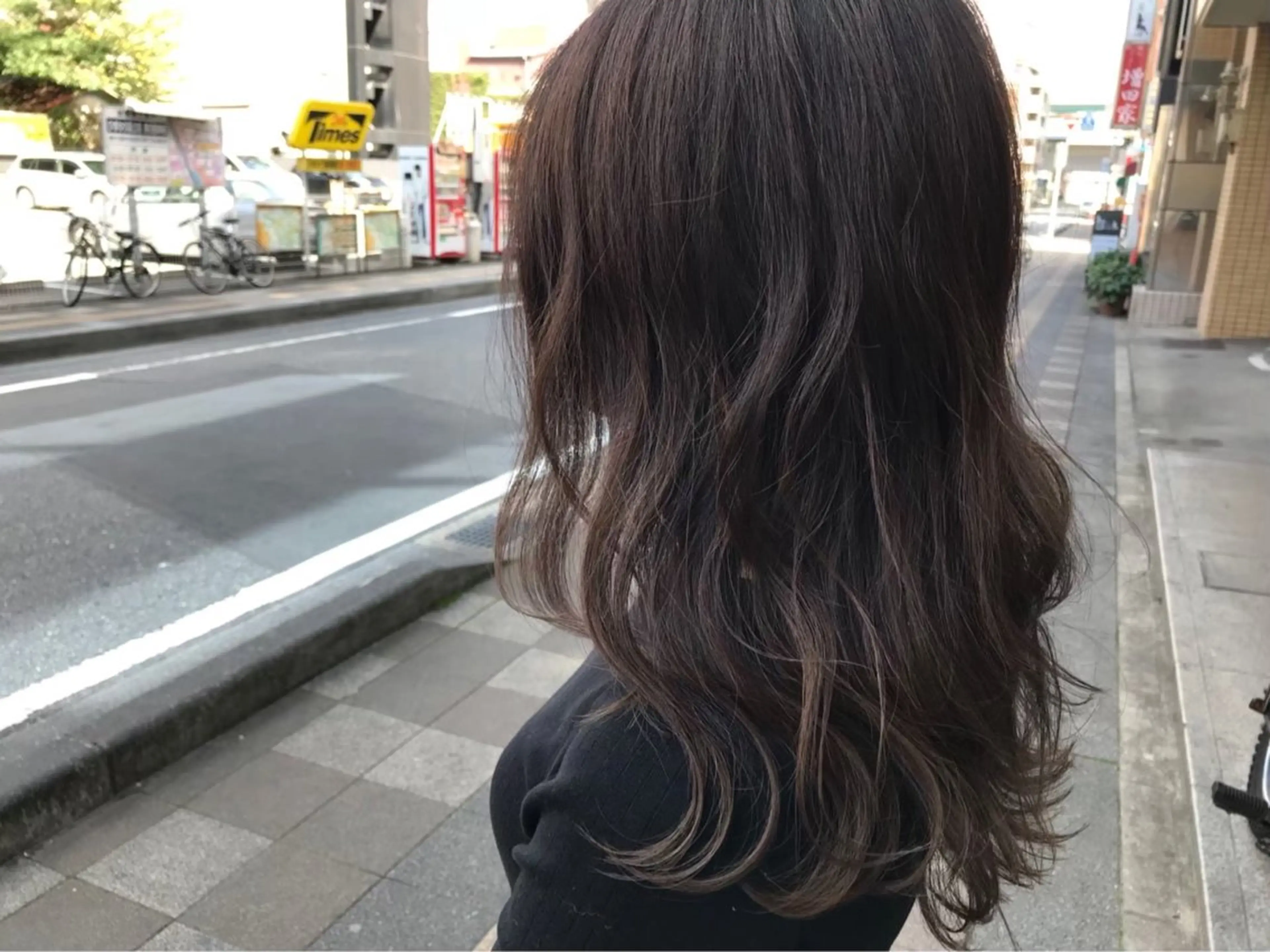 カラー 菅原 しずくのヘアスタイル