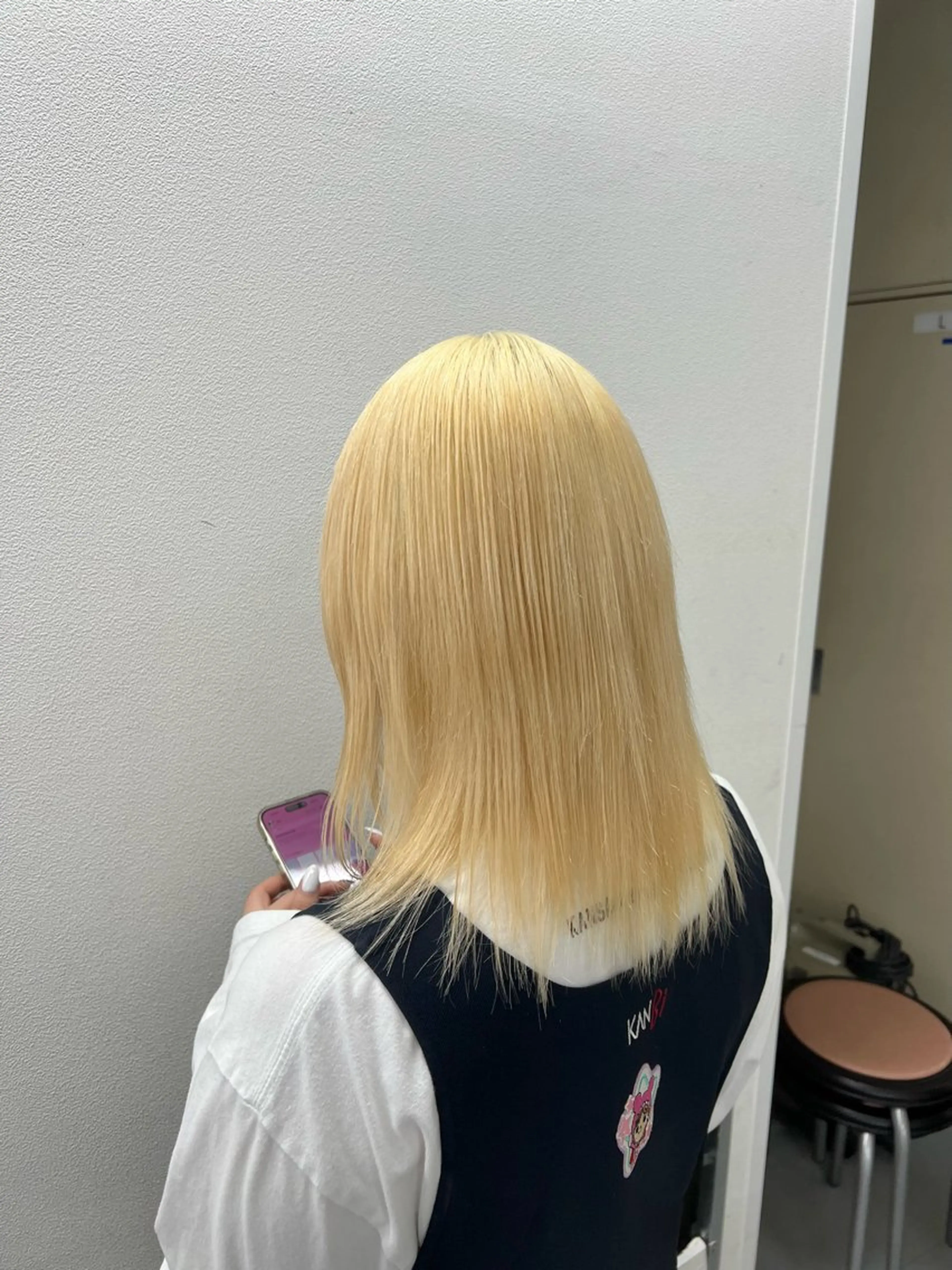 カラー 抜きっぱなしブロンド ブロンド はなえ/ブリーチ/複 雑履歴修正のヘアスタイル