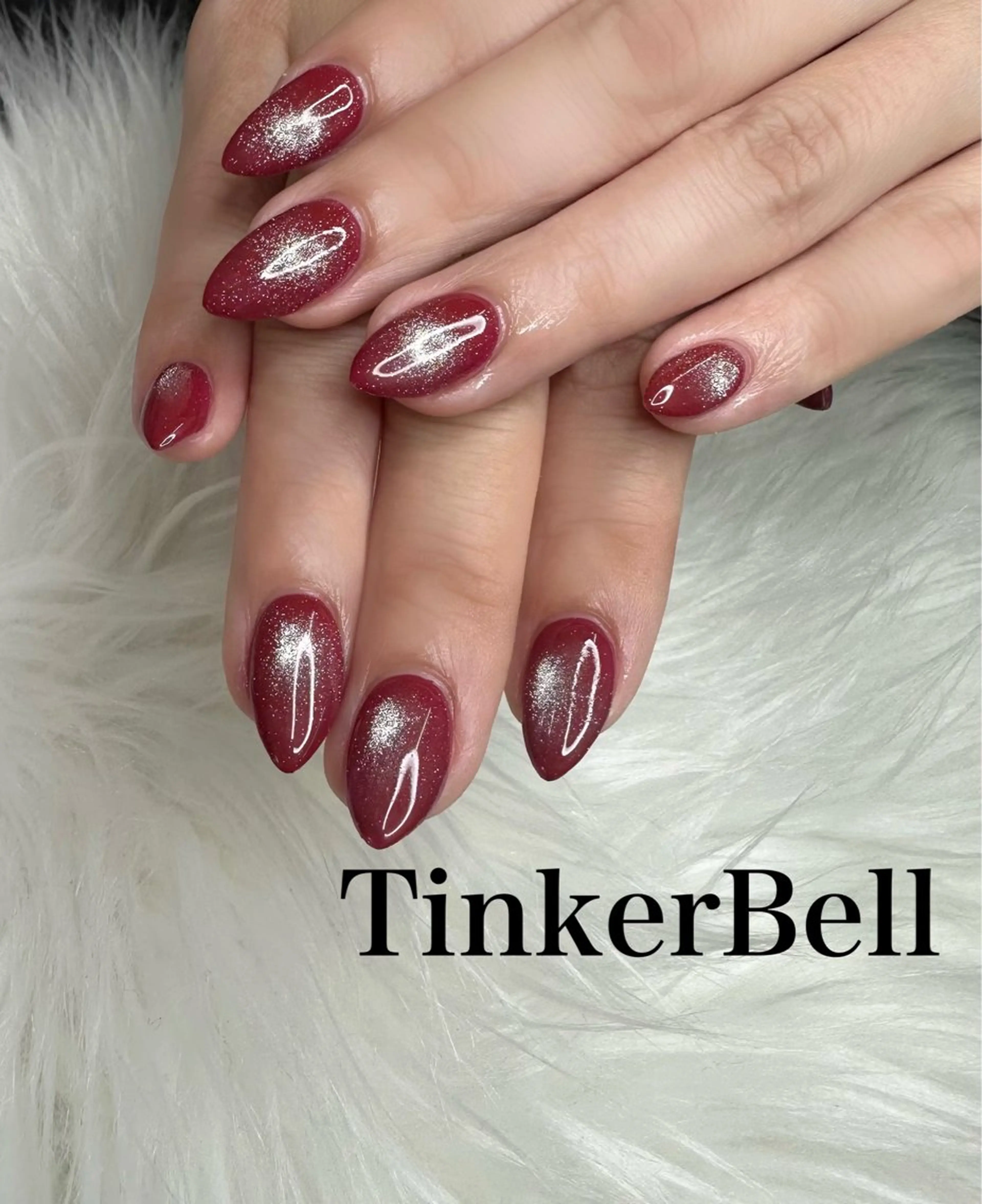 ネイル ボルドー キラキラネイル ハンドネイル Tinker Bellのネイルデザイン