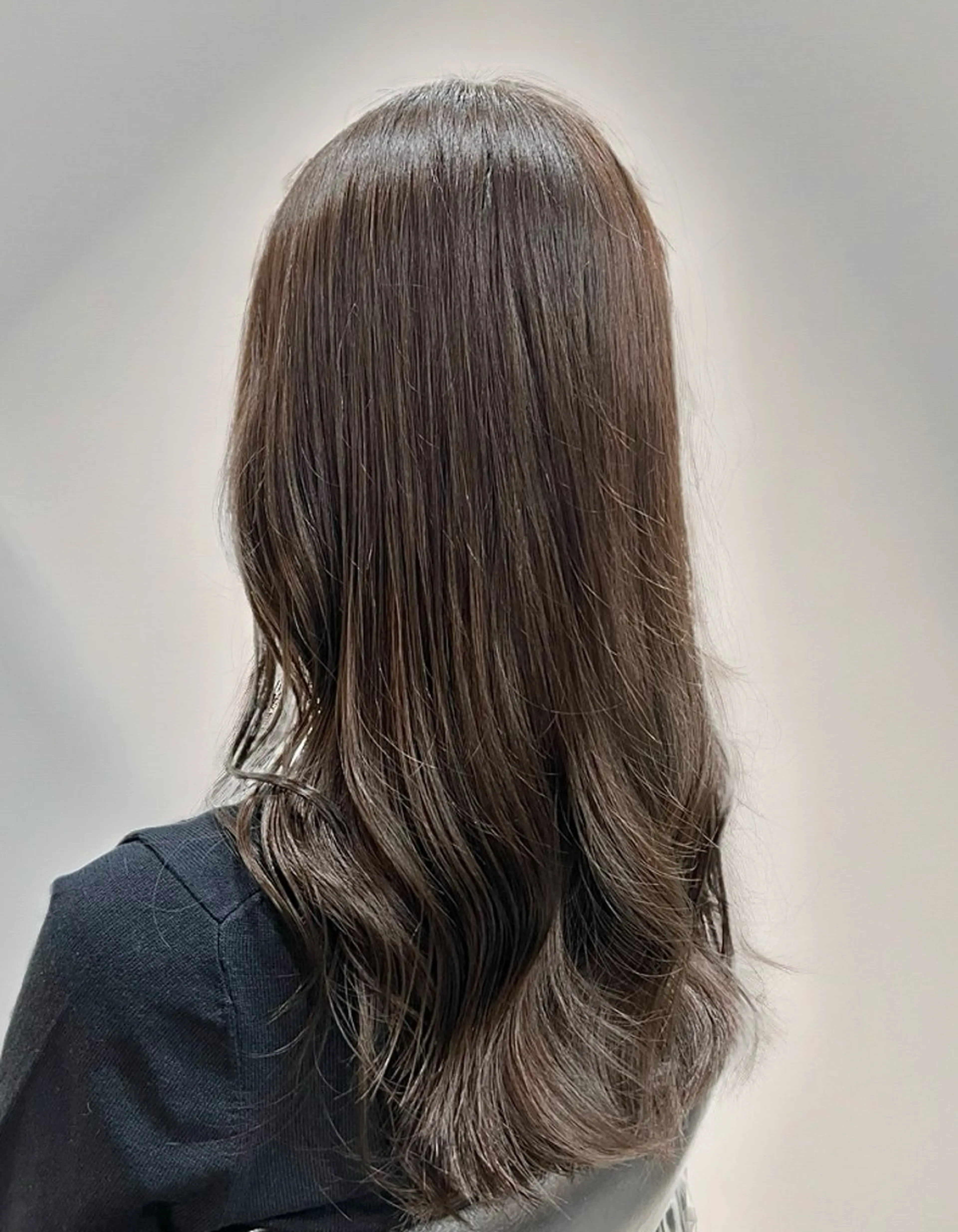 セミロング 髪質改善/ ツヤ髪カラー/高井のヘアスタイル