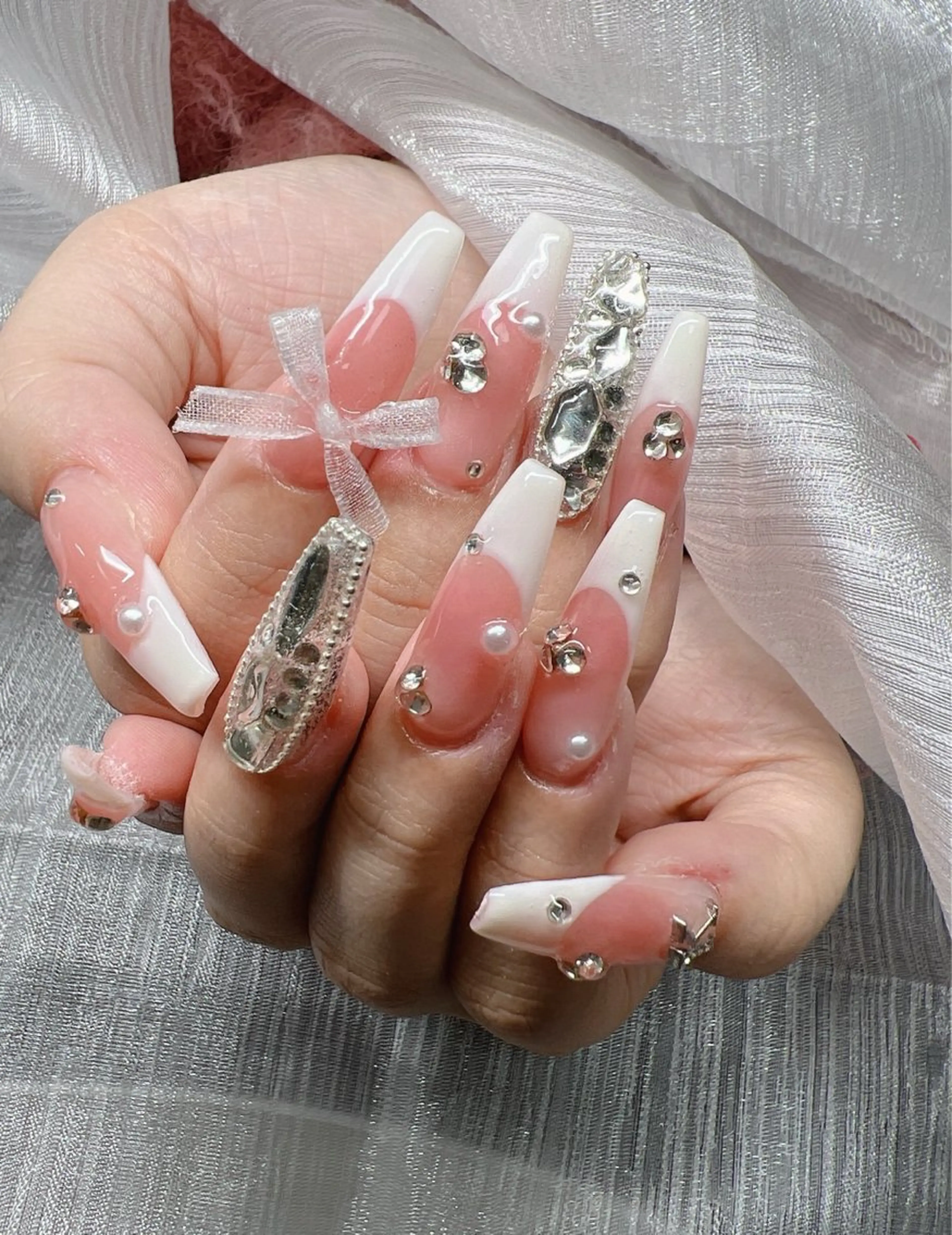 ネイル オーロラネイル チークネイル 長さ出し フットネイル フレンチネイル ハンドネイル Lee Nailsのネイルデザイン