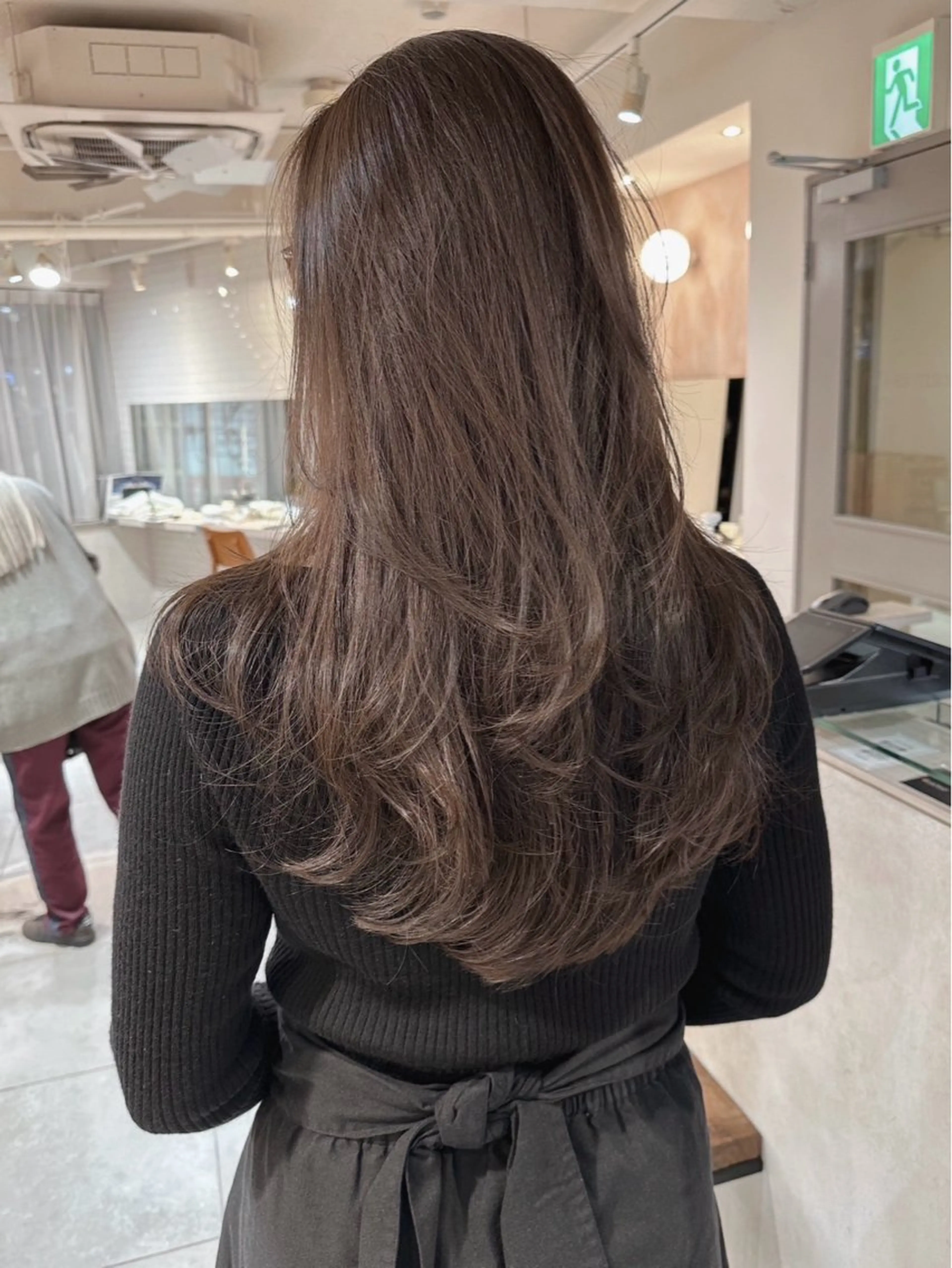 ロング Neolive 千尋のヘアスタイル