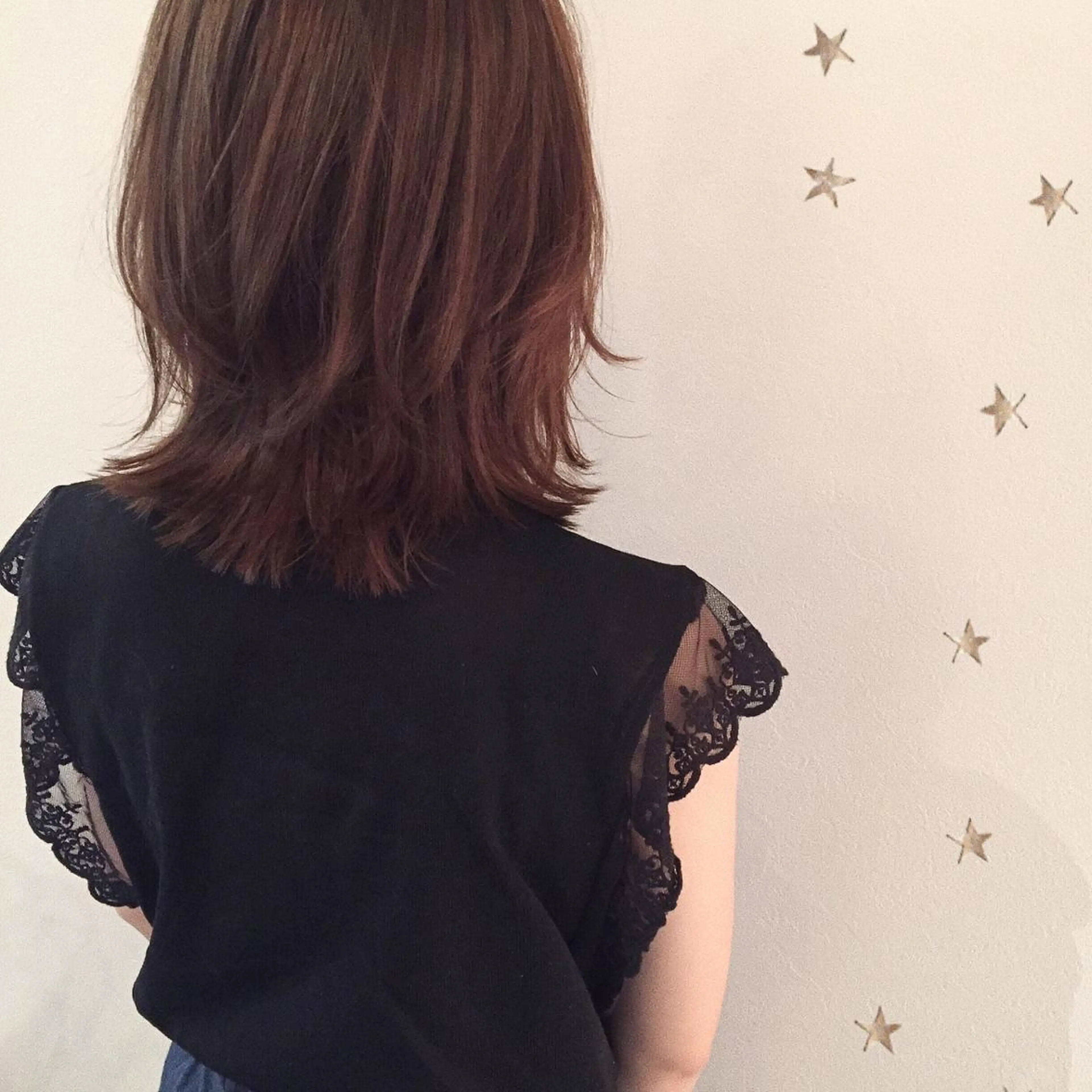 ミディアム レイヤーカット salon AKIRA所属・市川 千夏のヘアスタイル