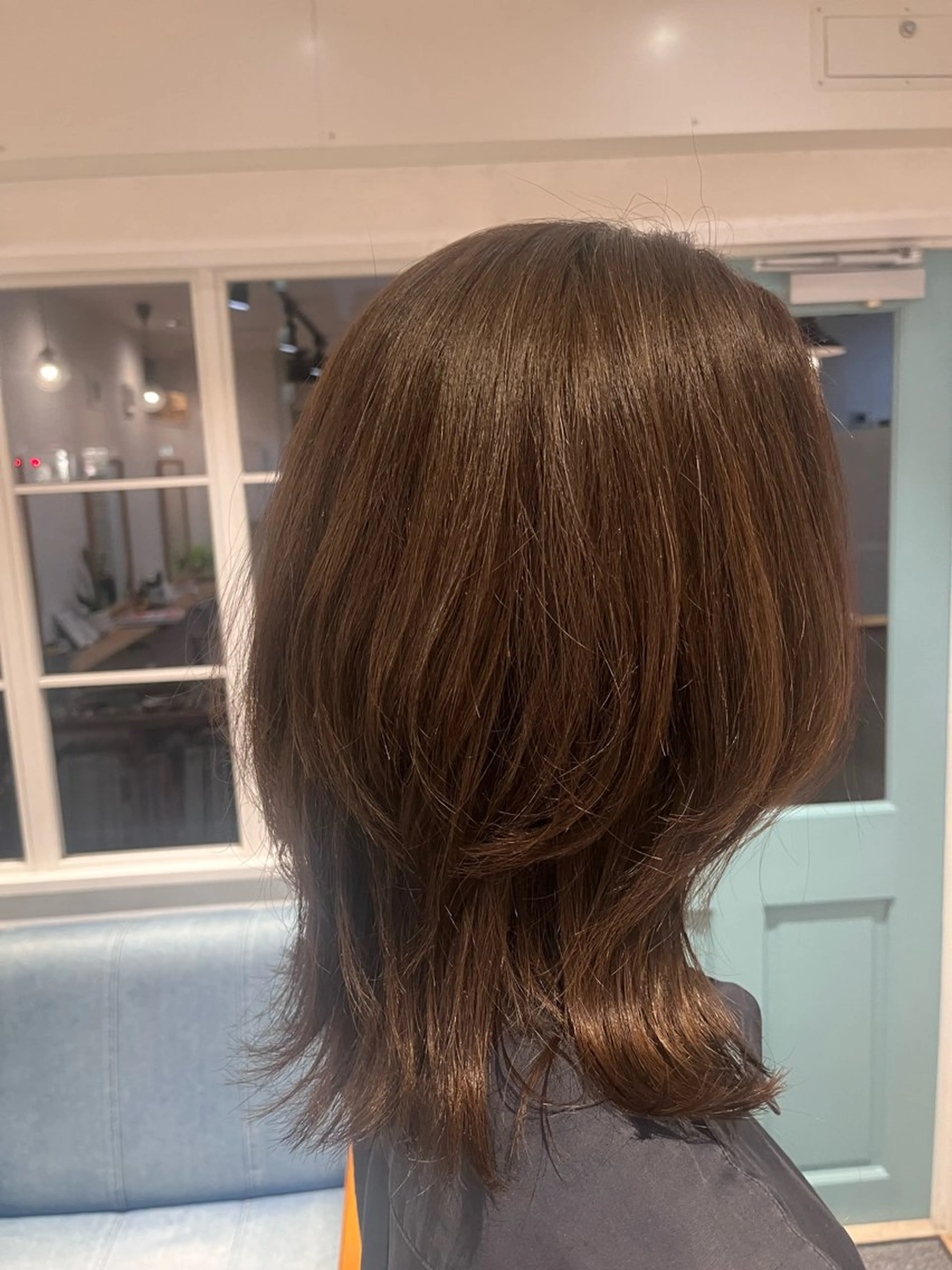 ミディアム カラー ミディアムレイヤー ベージュカラー オリーブベージュ レイヤーカット epic所属・武田 綺音のヘアスタイル