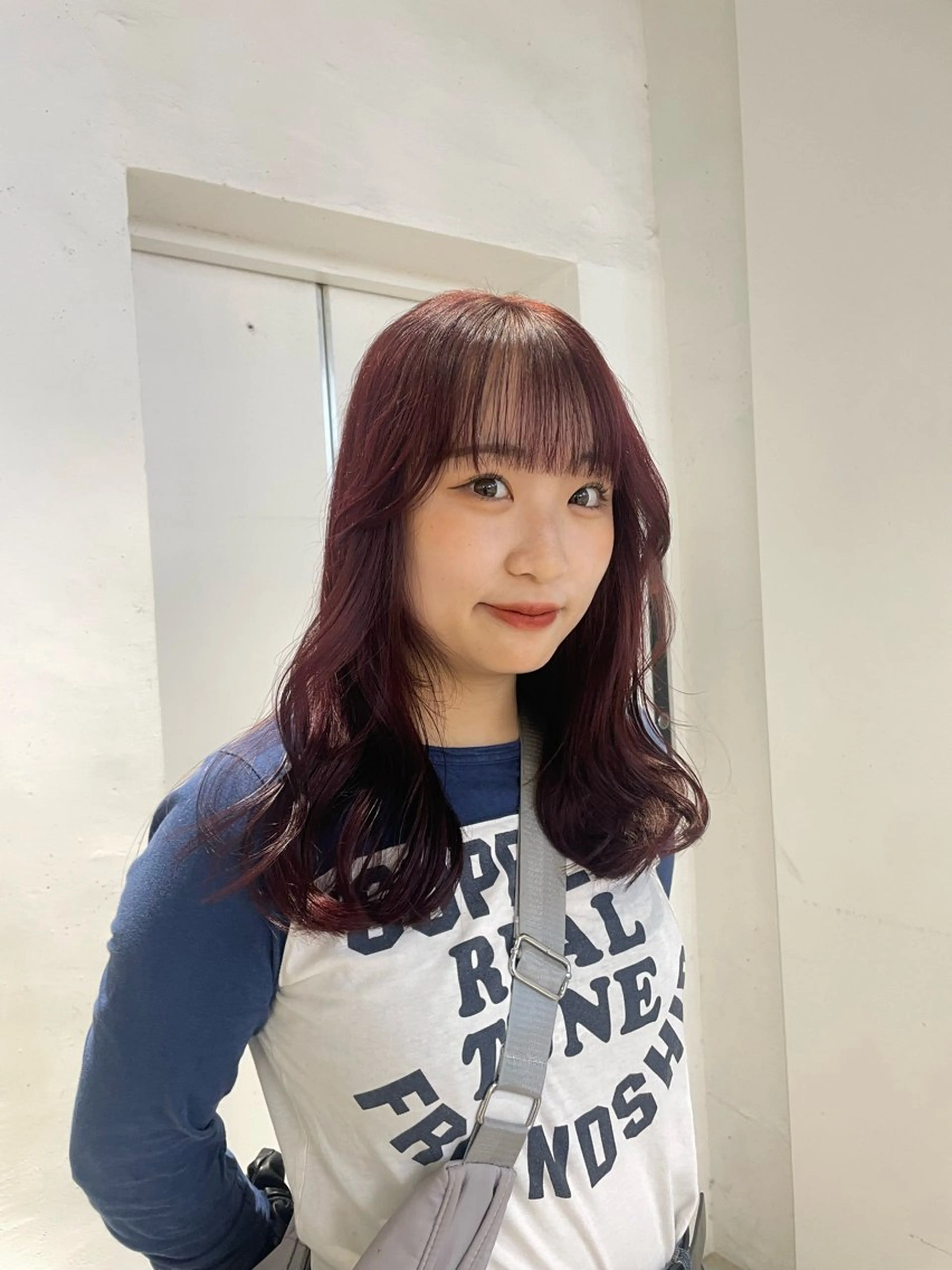 セミロング カラー ヘアカラー 🌟暖色系ハイトーン 🌟AIのヘアスタイル