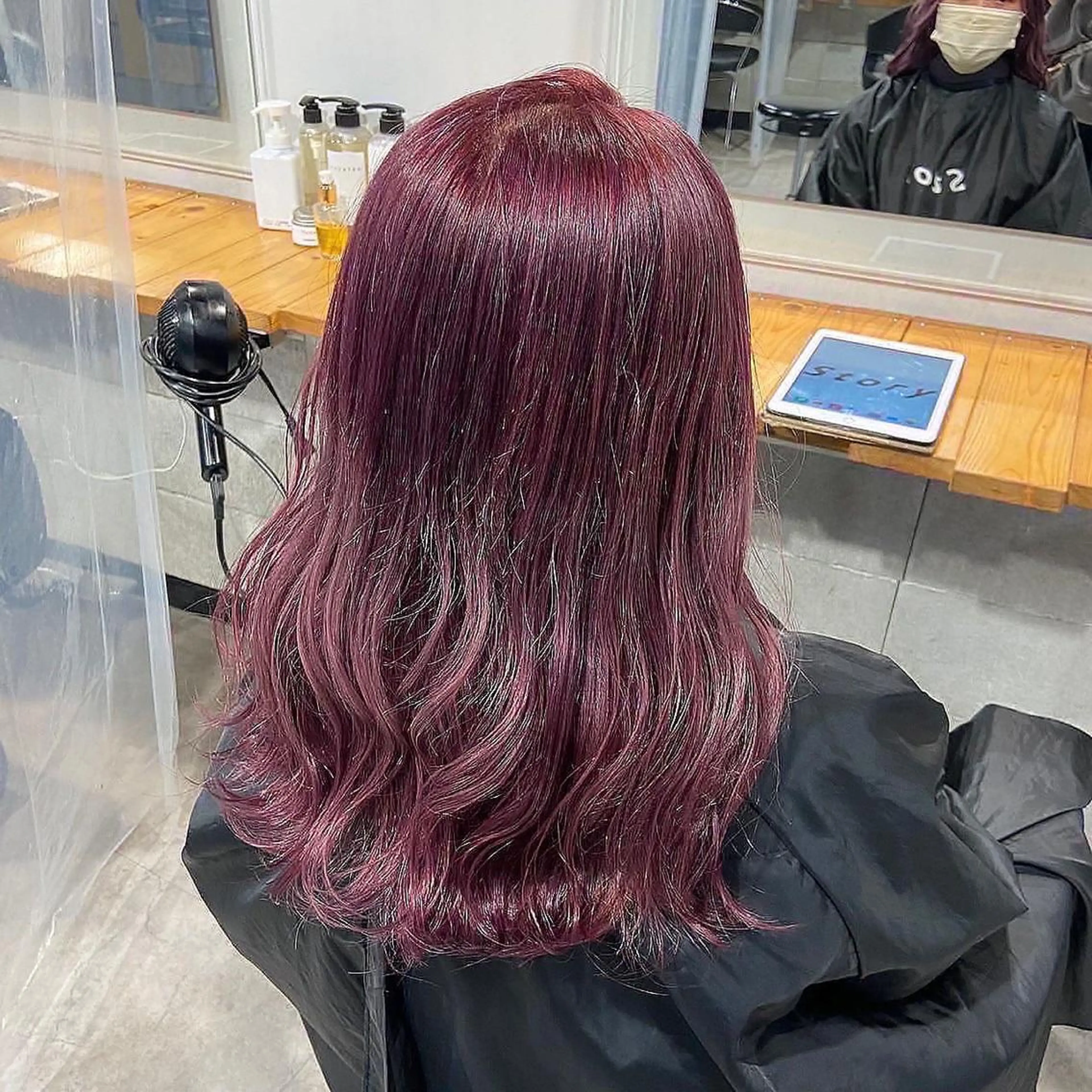 セミロング メンズレディース お任せください伊織のヘアスタイル