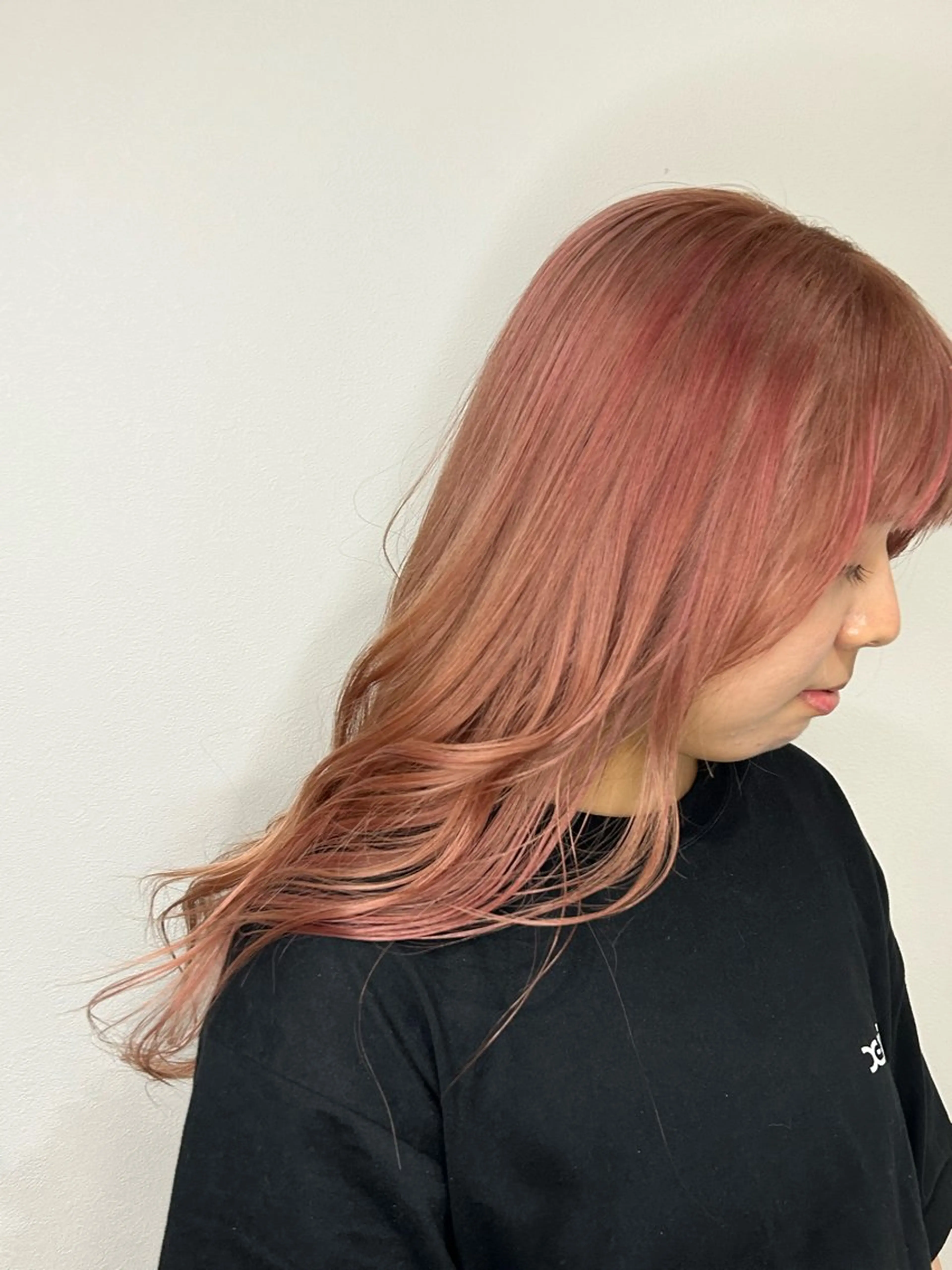 ロング カラー ベージュカラー デザインカラー ハイトーンカラー ピンクカラー ピンクベージュ ヘアカラー 🐺青木光太朗 ウルフ/レイヤー🐺のヘアスタイル